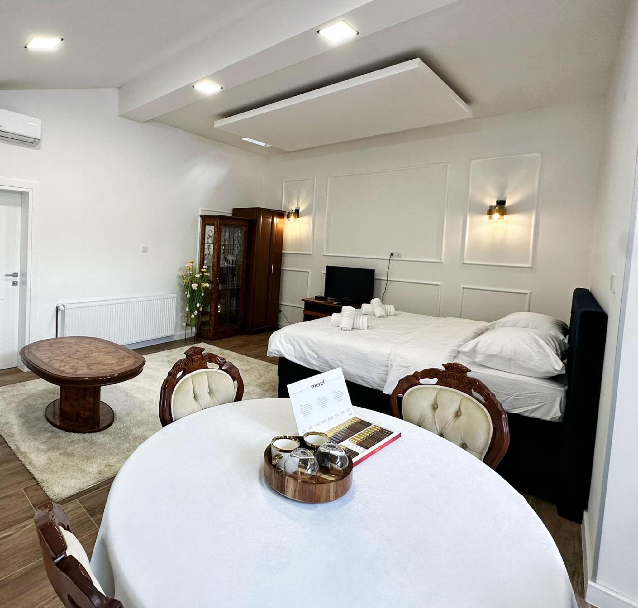 Deluxe Queen Room