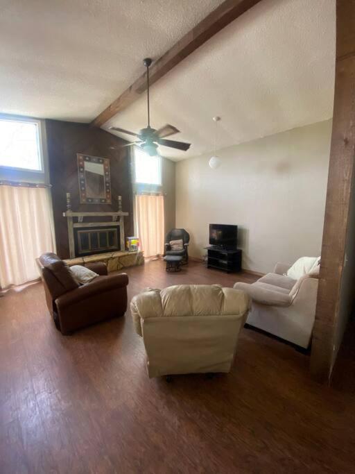 One-Bedroom House photo 1
