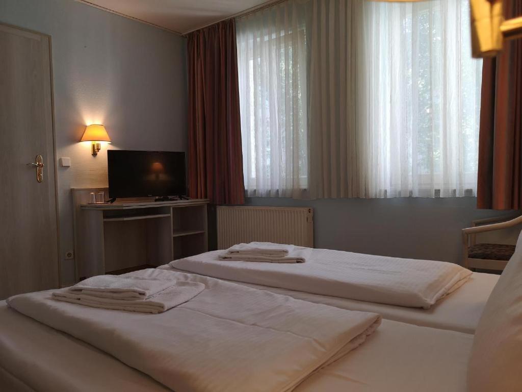 Economy Double Room photo 3