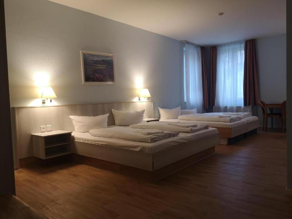 Economy Quadruple Room photo 2