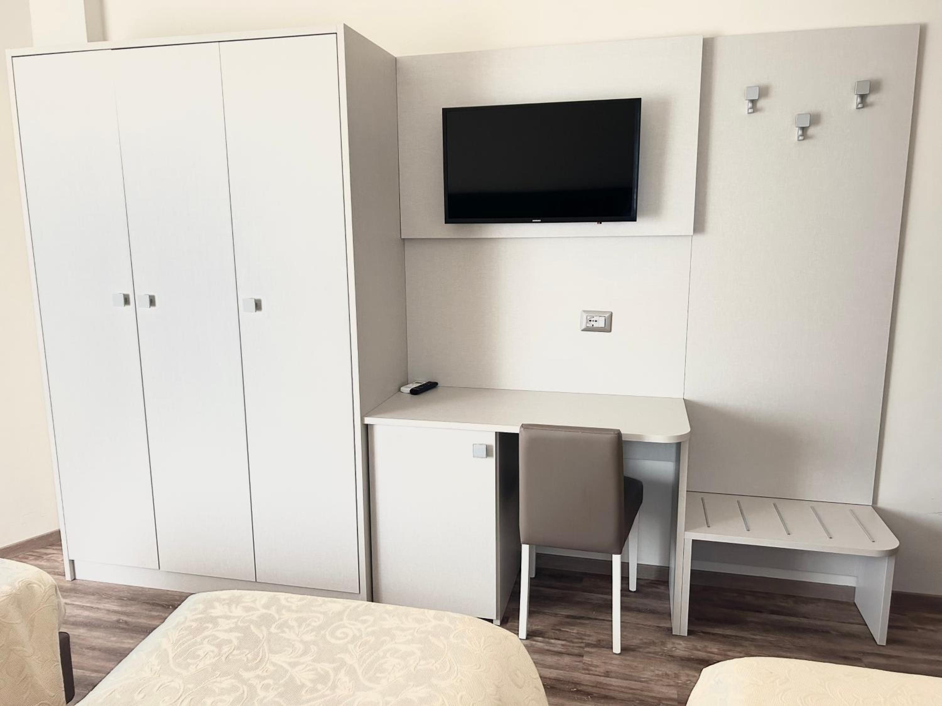 Triple Room - Photo 5