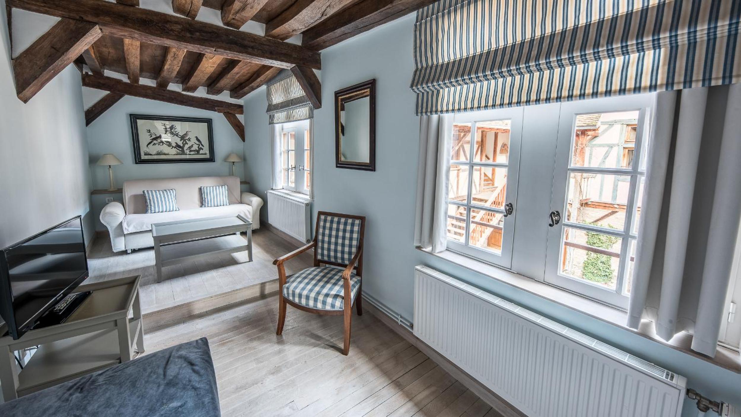 Family Suite (2 Adults + 2 Children) - Photo 4