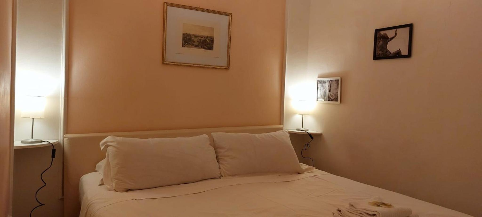 Double Room with Private Bathroom photo 3
