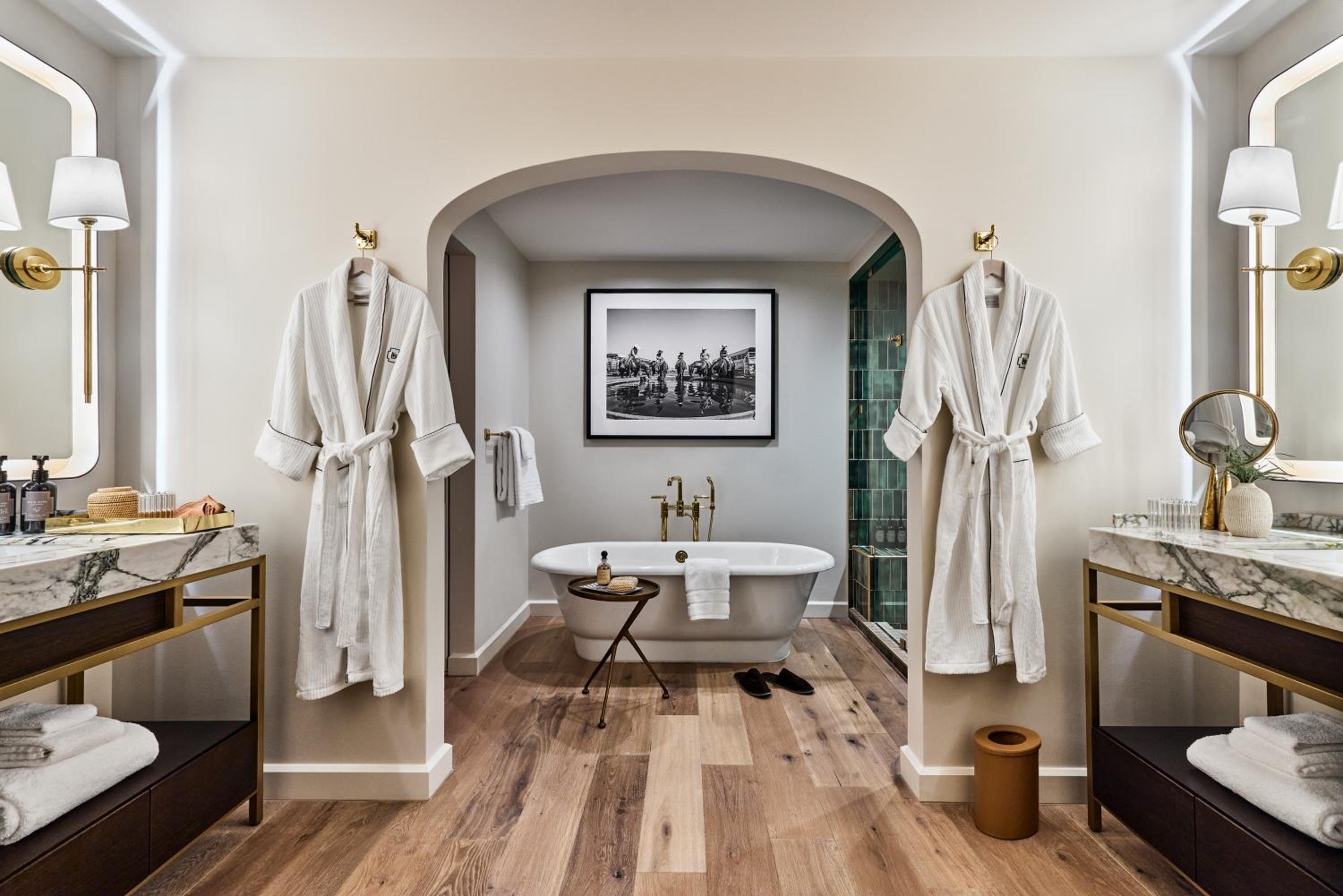 Deluxe King Room photo 2