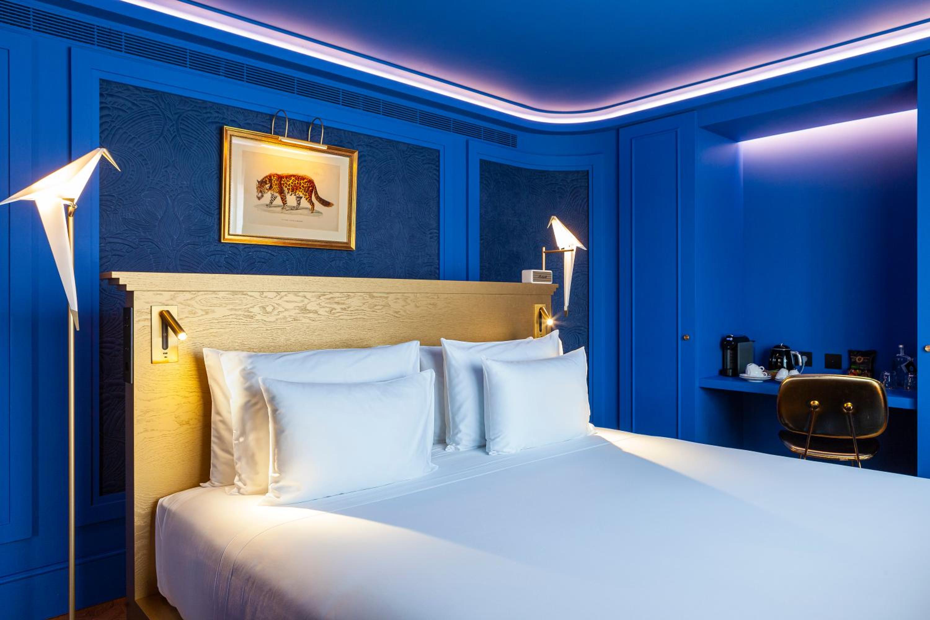Suite with Balcony - Photo 2
