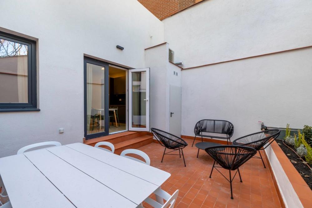 Family Two-Bedroom Apartment with View photo 3