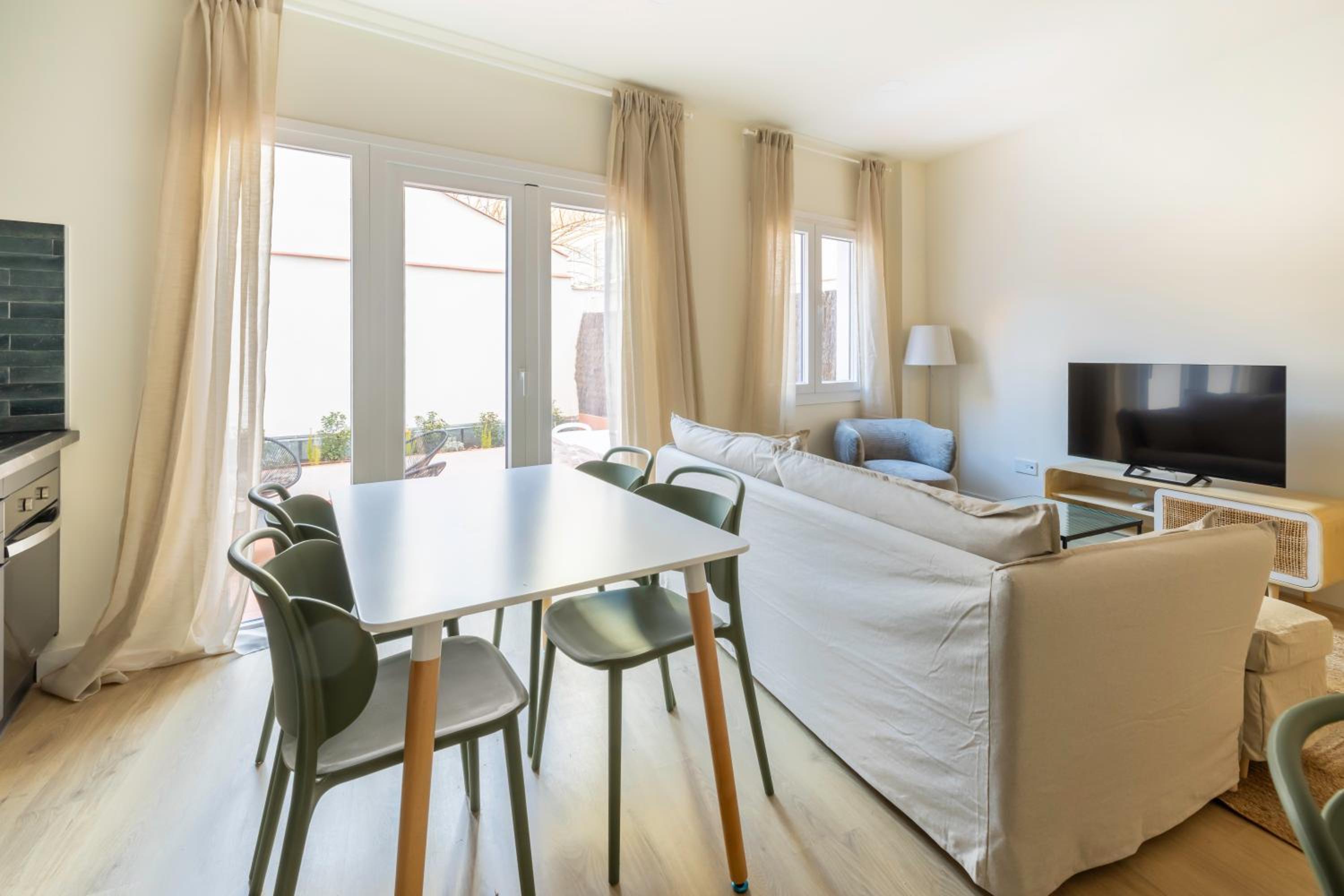 Two-Bedroom Apartment with Terrace photo 3