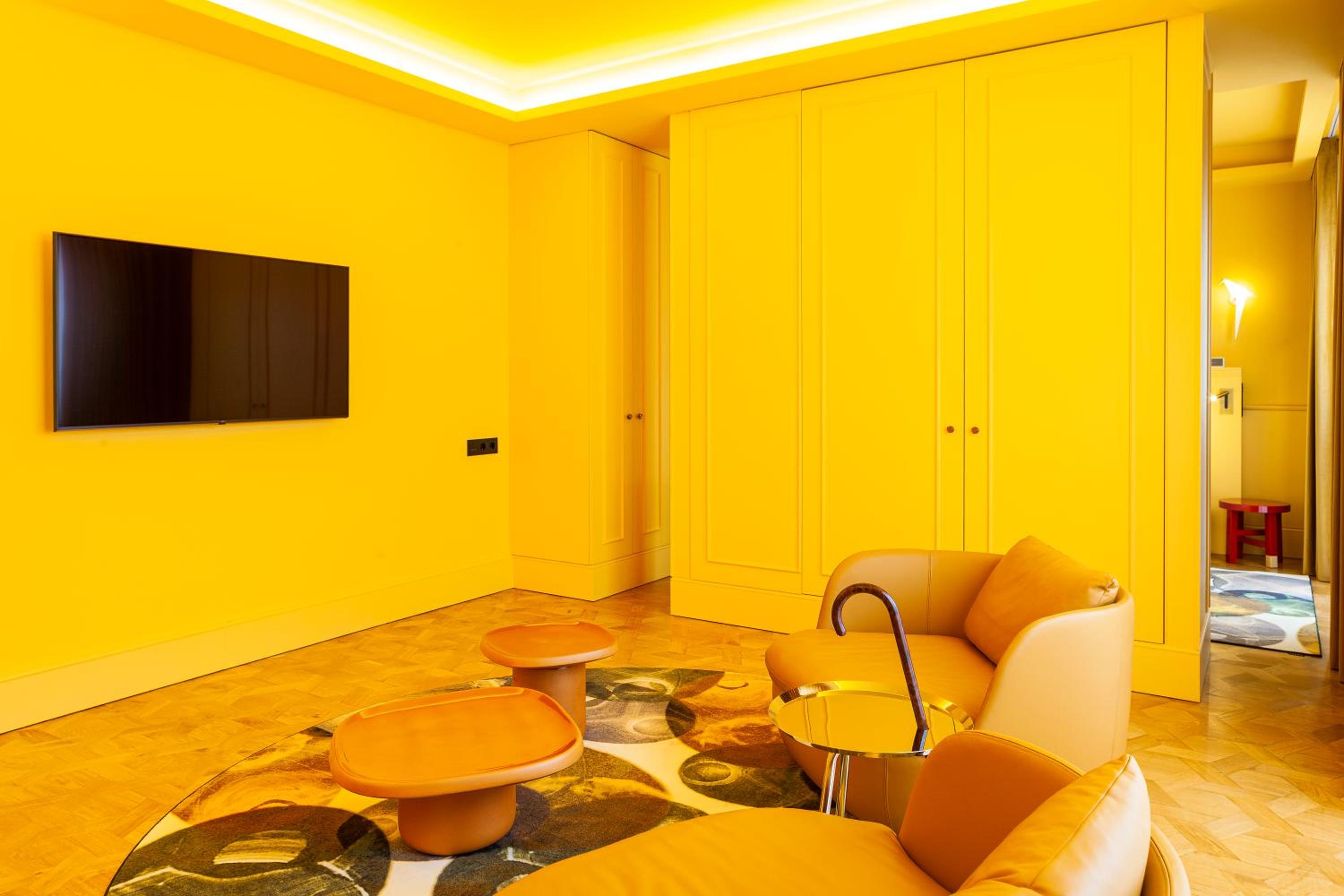 Deluxe Suite - Photo 5