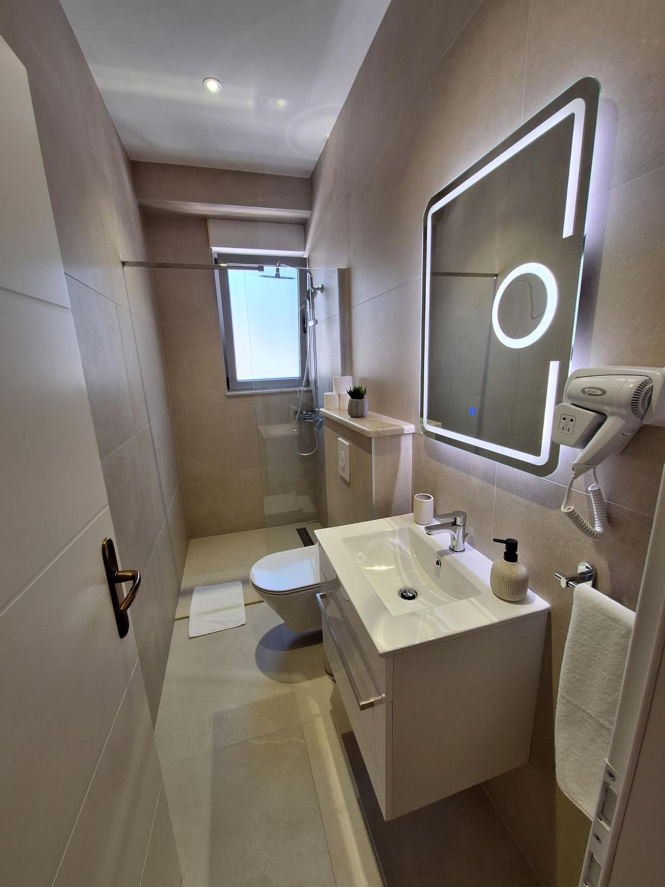 Superior Quadruple Room photo 2
