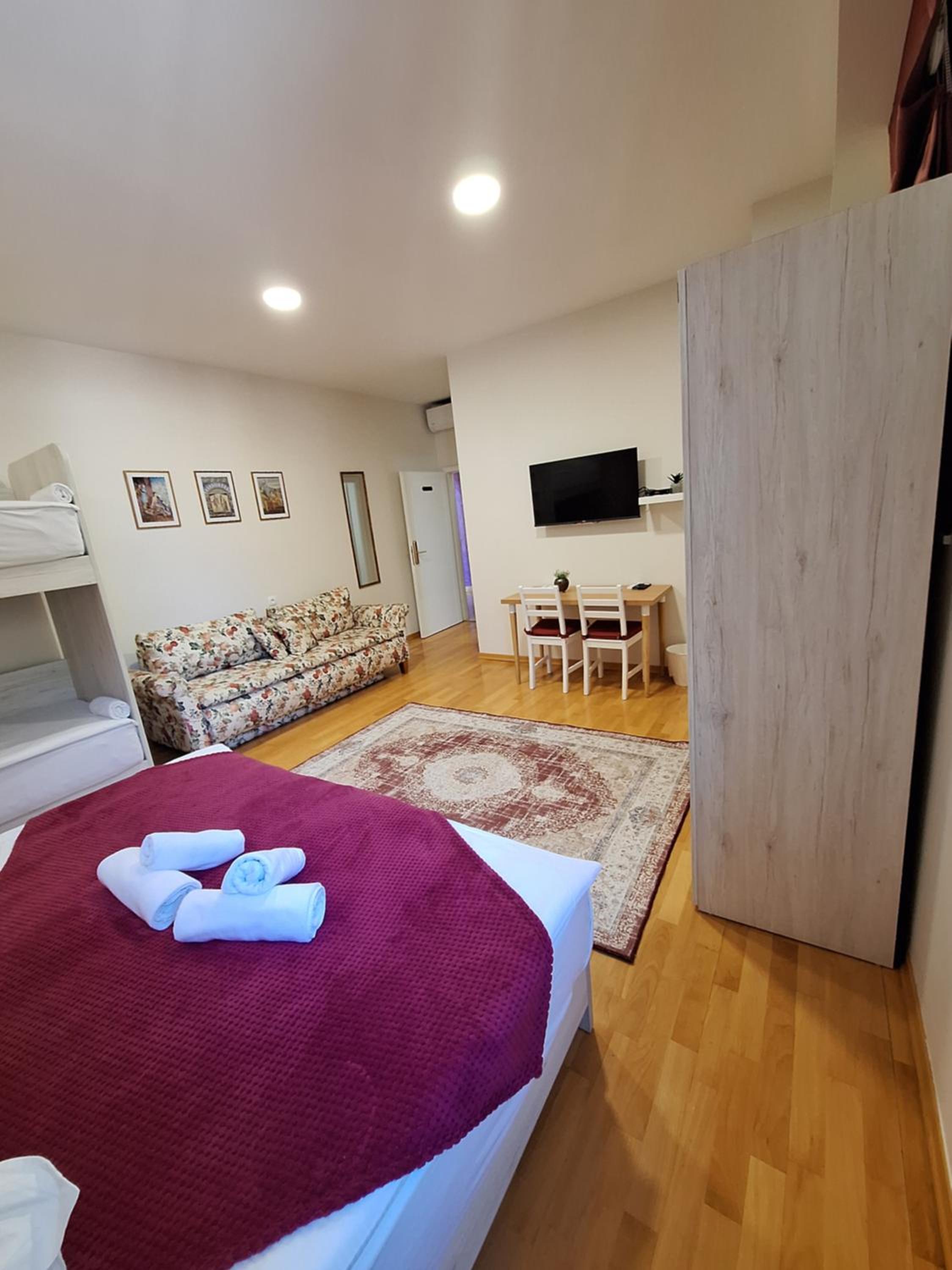 Superior Quadruple Room photo 3