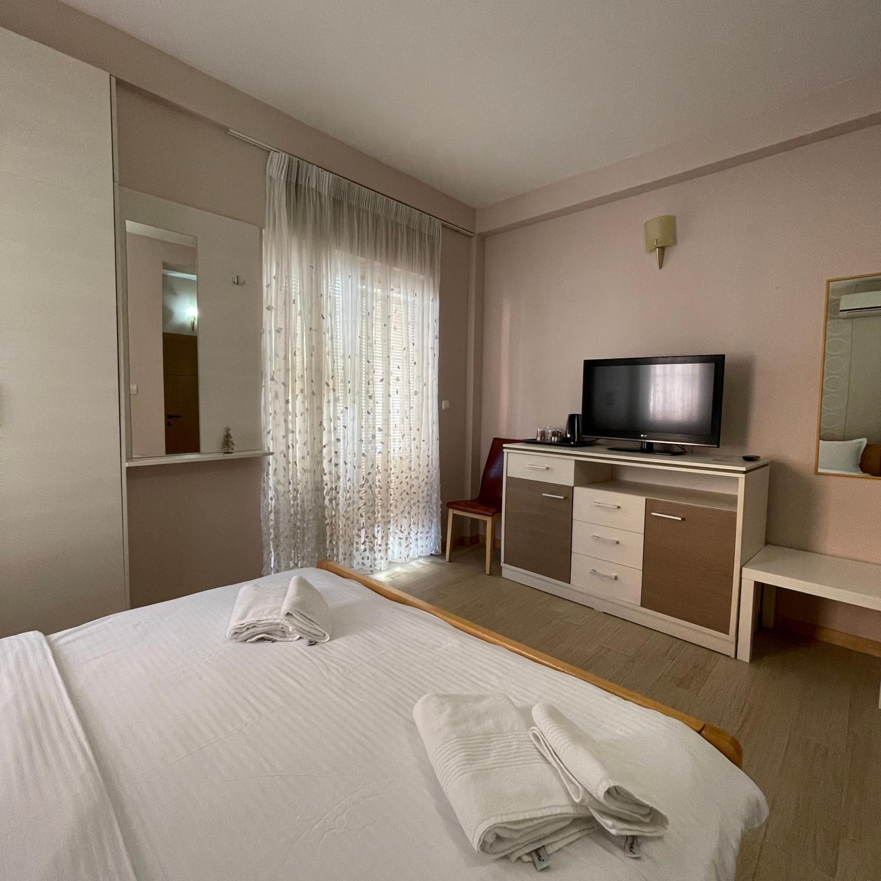Double Room - Photo 3