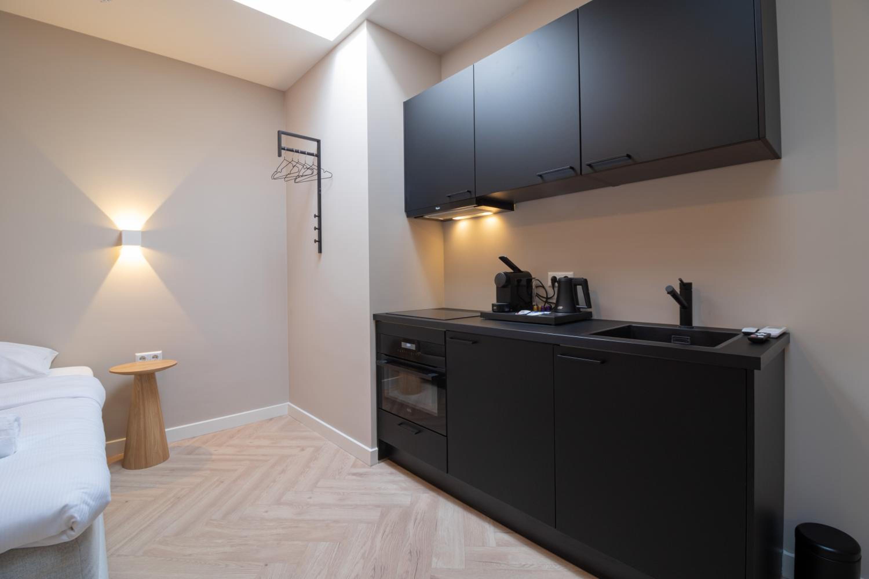 Deluxe King Room photo 2