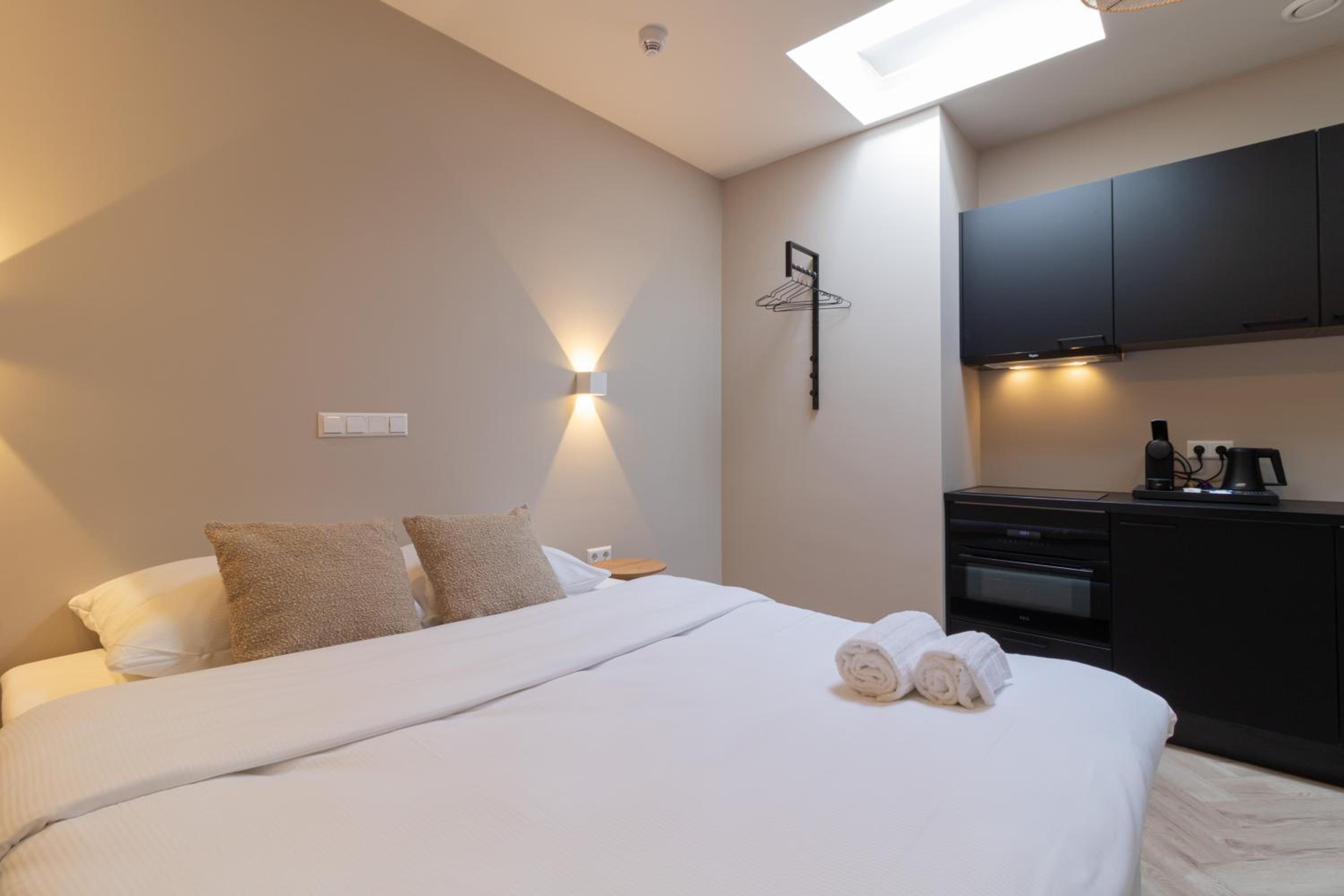 Deluxe King Room photo 3