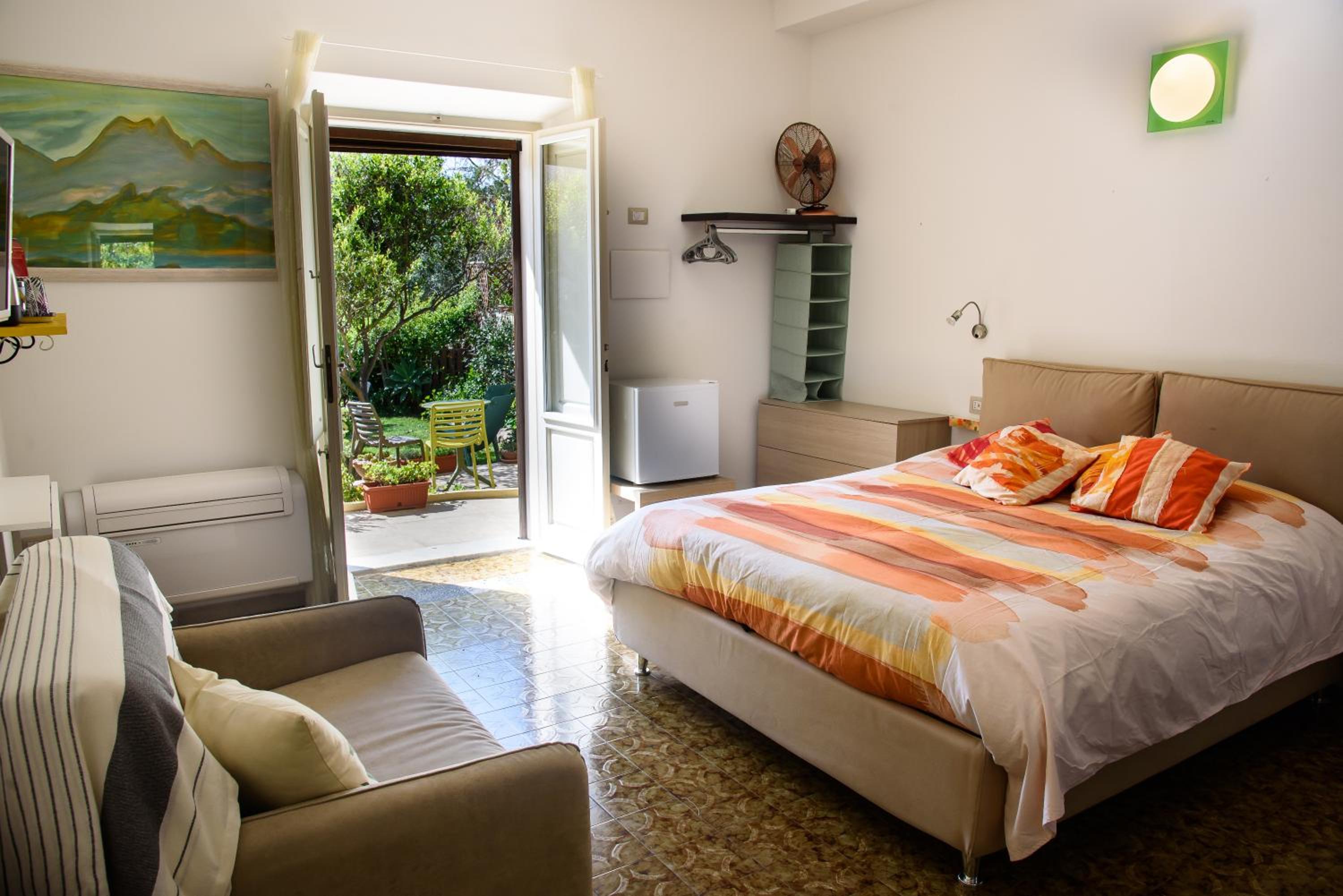 Family Room with Garden View photo 3