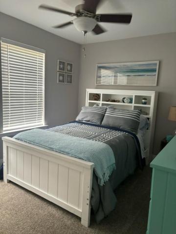 Three-Bedroom House photo 3