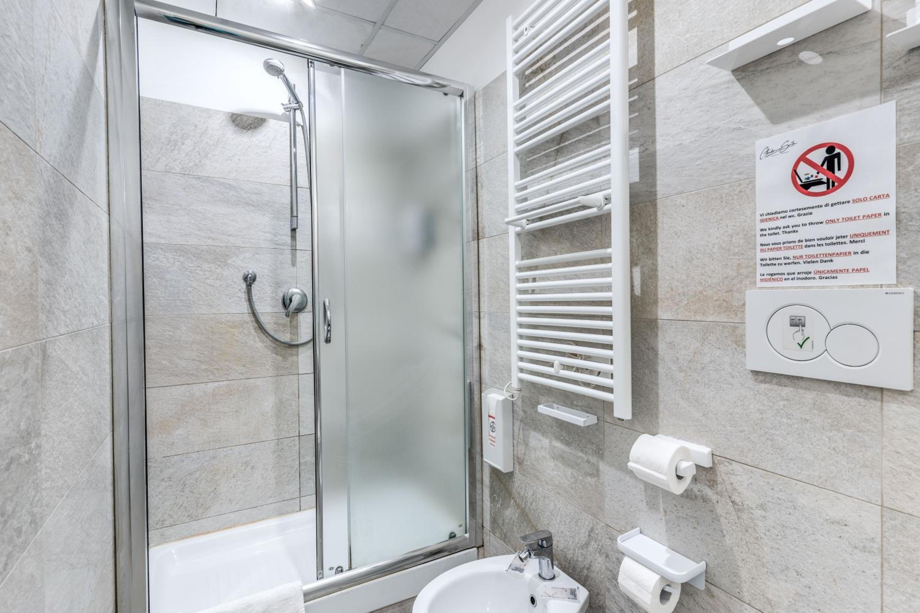 Deluxe Double or Twin Room photo 2