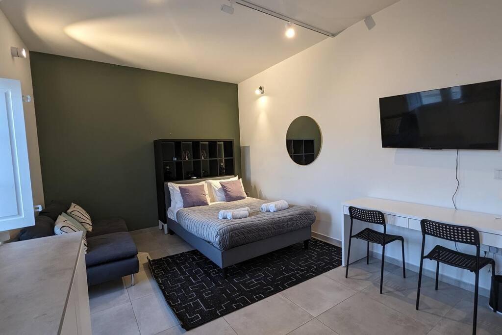 Deluxe Double Room With Balcony photo 2