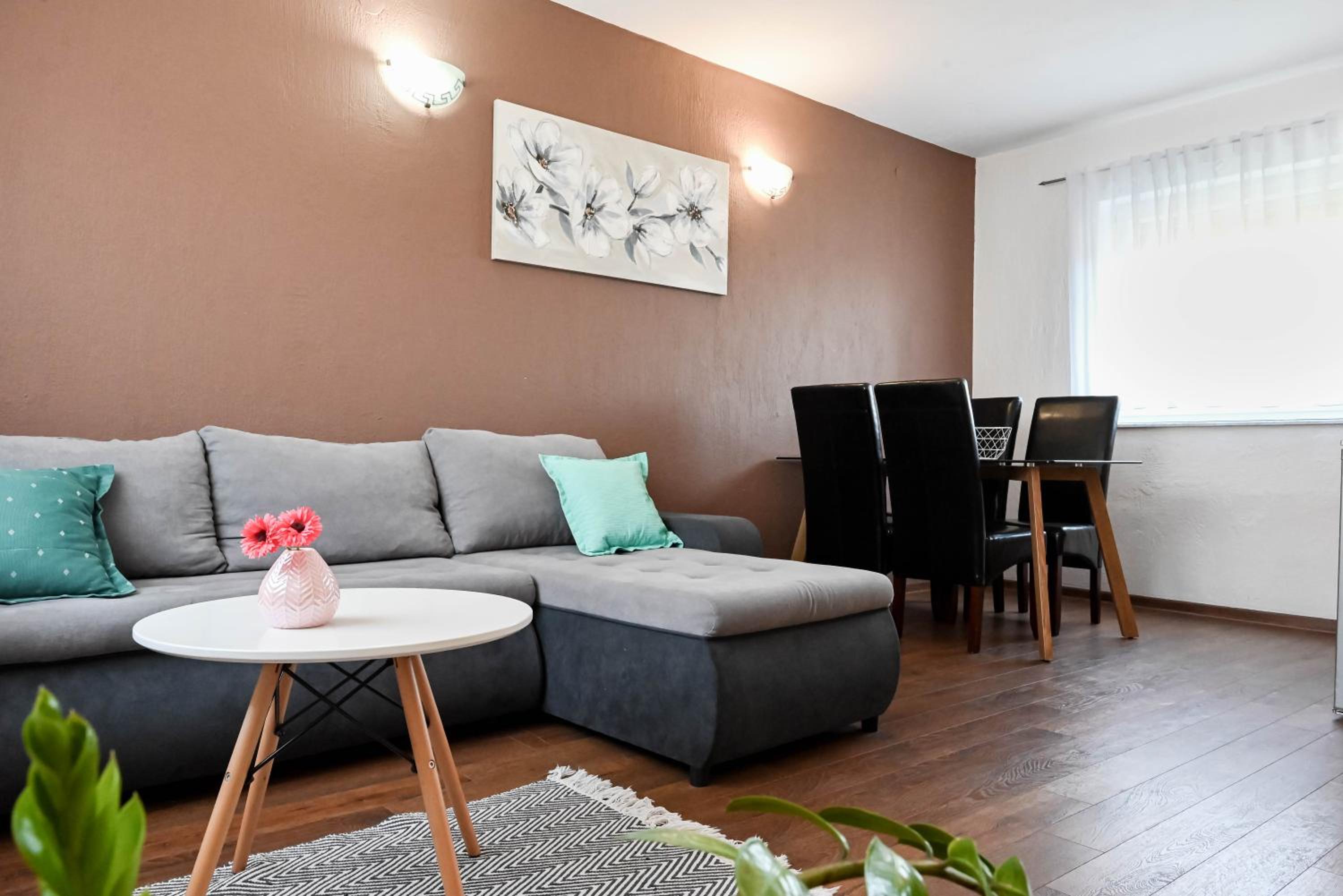 One-Bedroom Apartment with Terrace (5 Adults) photo 3
