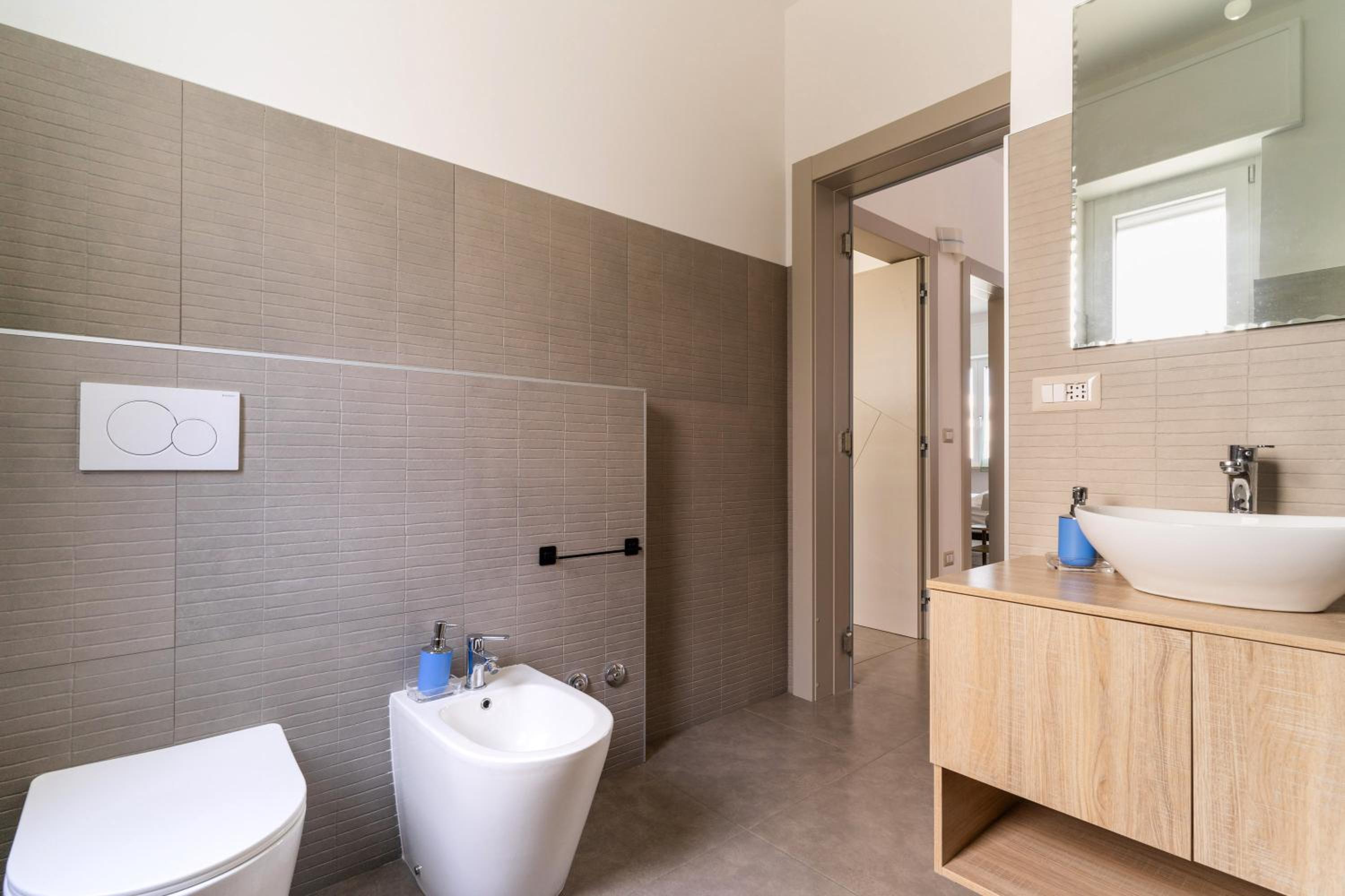 Two-Bedroom Deluxe Apartment with Garden View photo 2