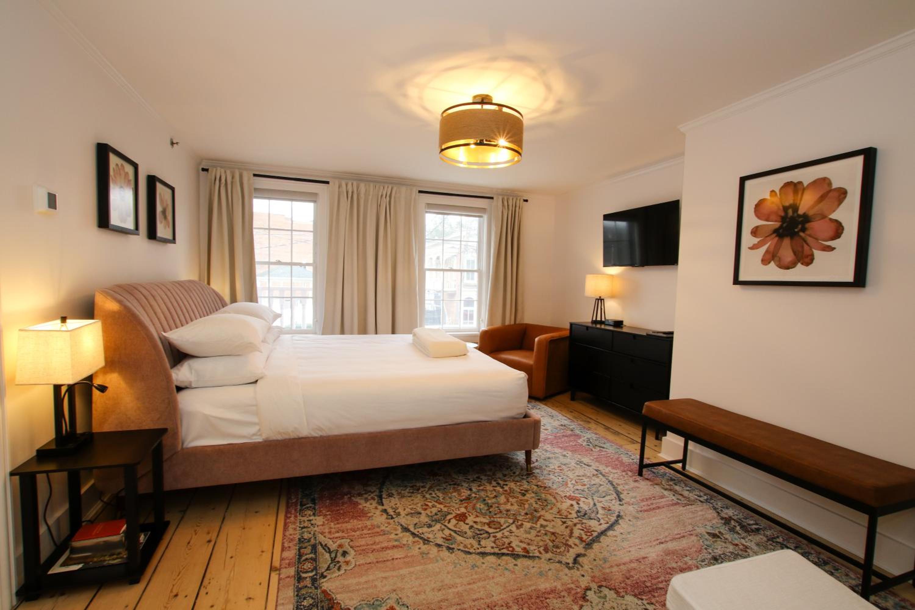 Deluxe King Room