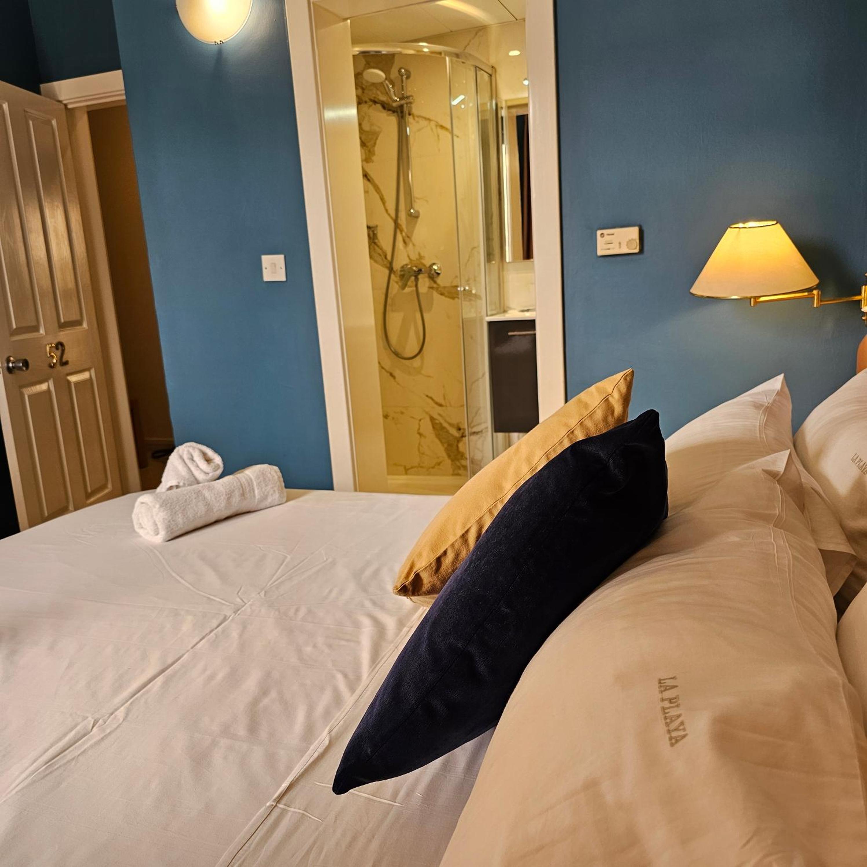 Deluxe Double Room with Balcony and Sea View - Photo 3