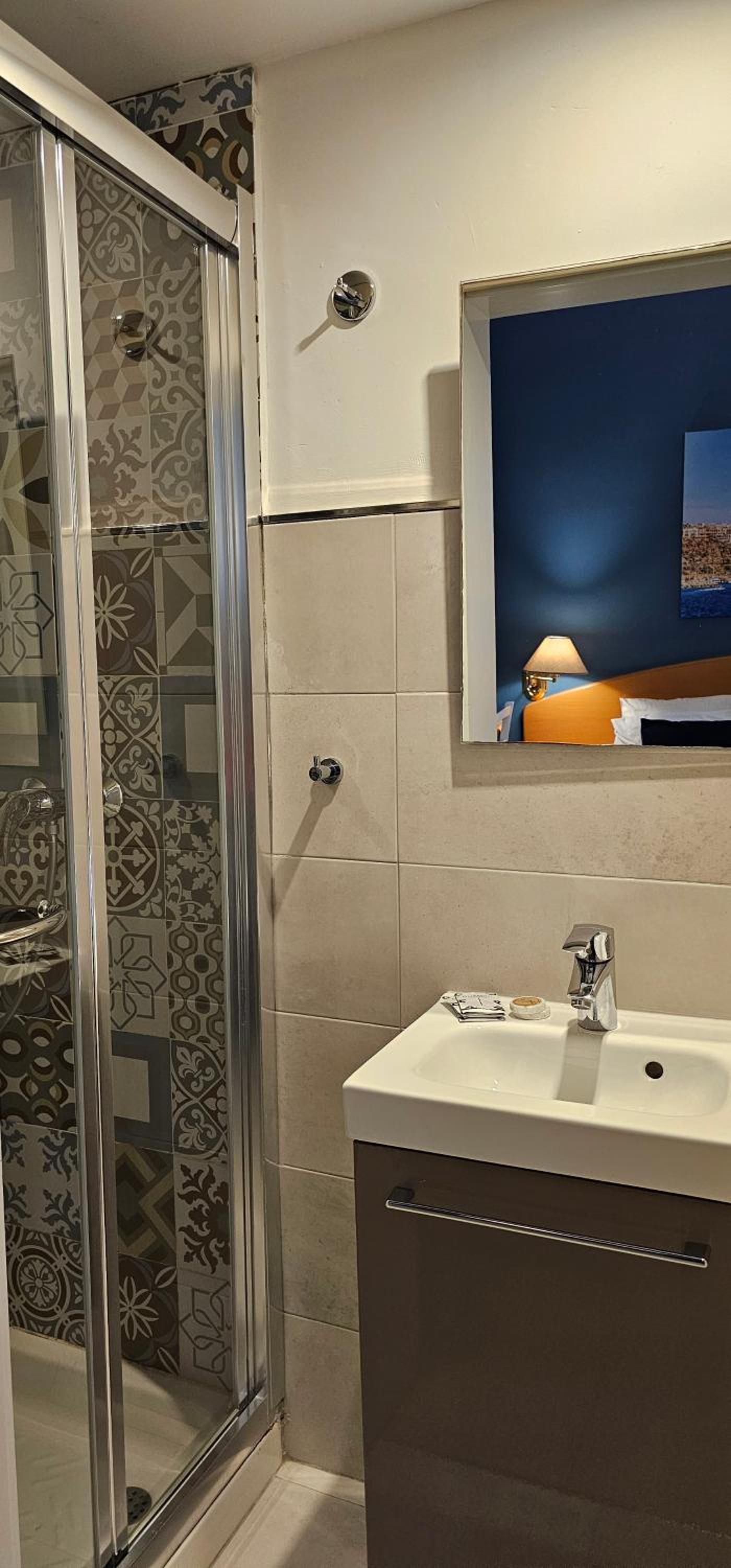 Double Room with Sea View - Photo 8