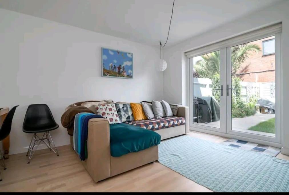 Two-Bedroom House photo 3