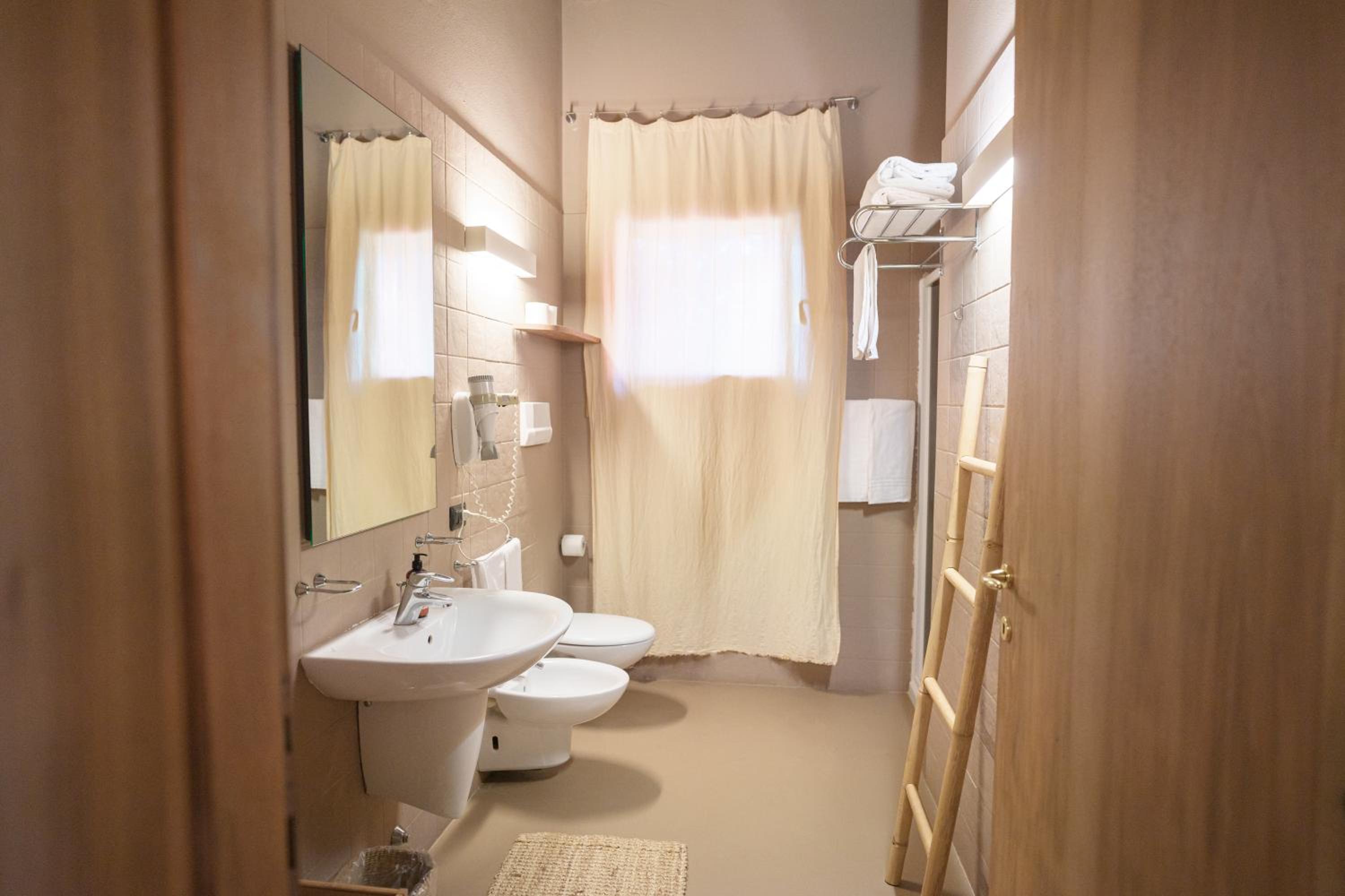 Family Suite - Photo 10