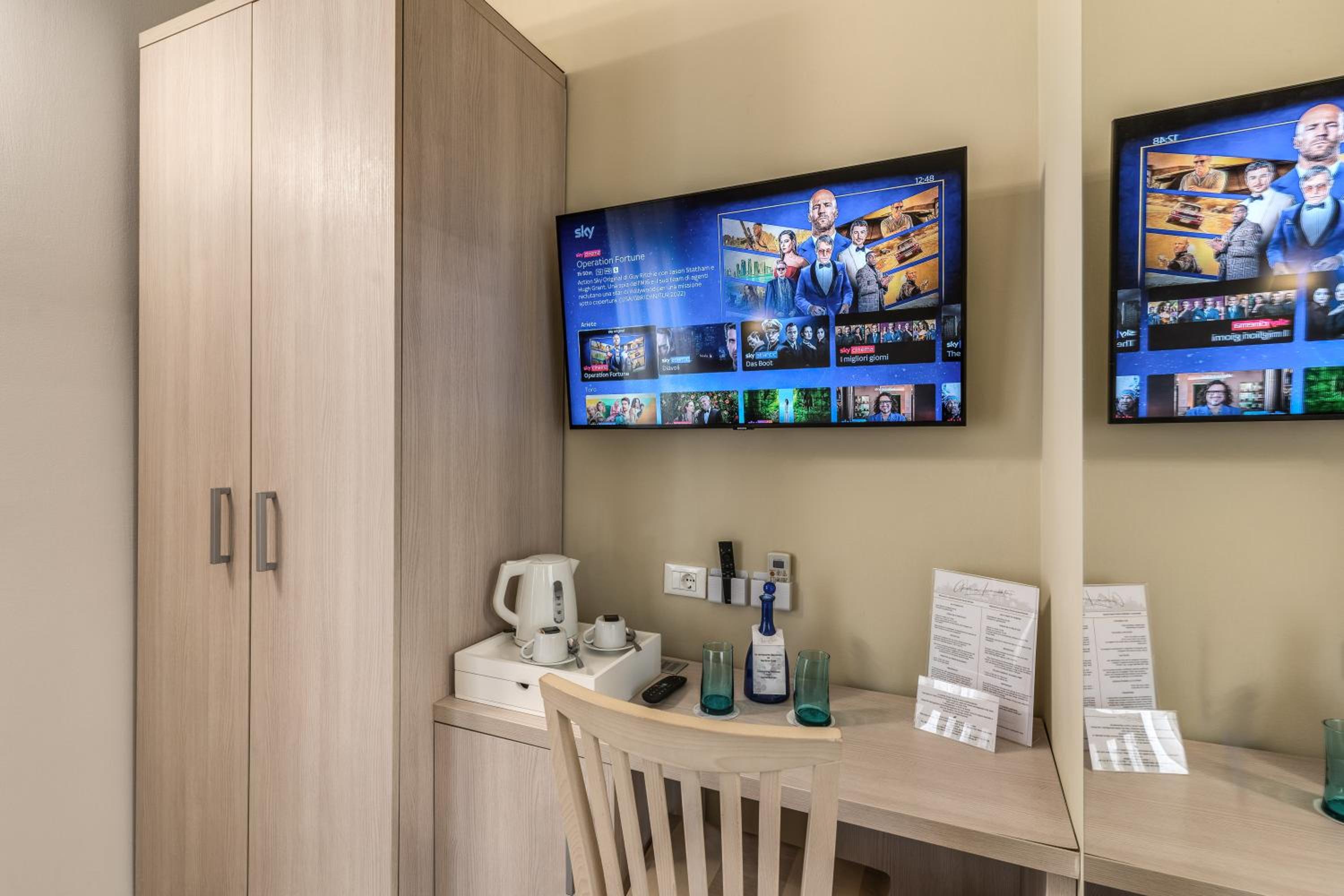 Deluxe Double or Twin Room photo 3