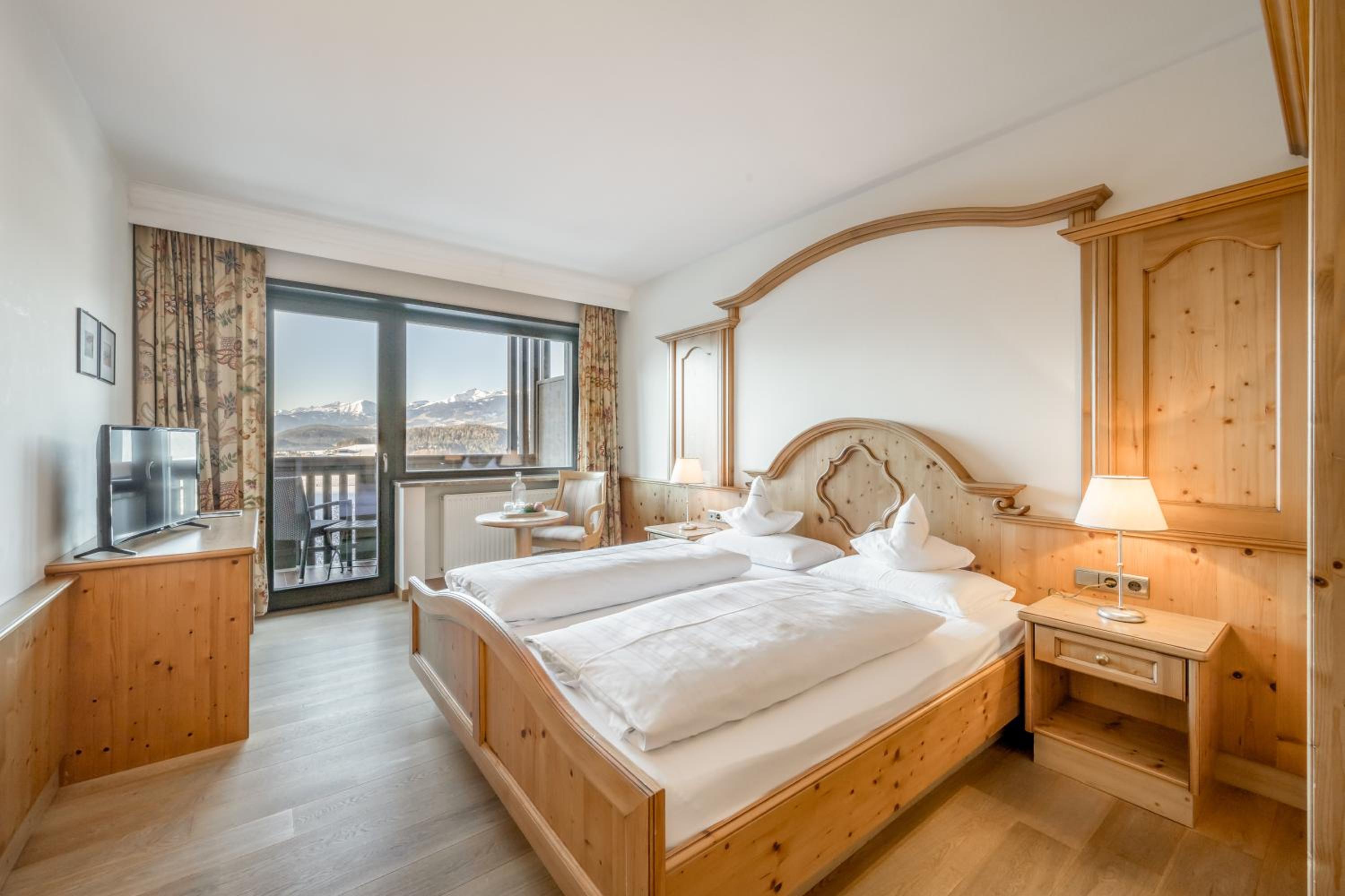 Double Room with Balcony - Photo 2