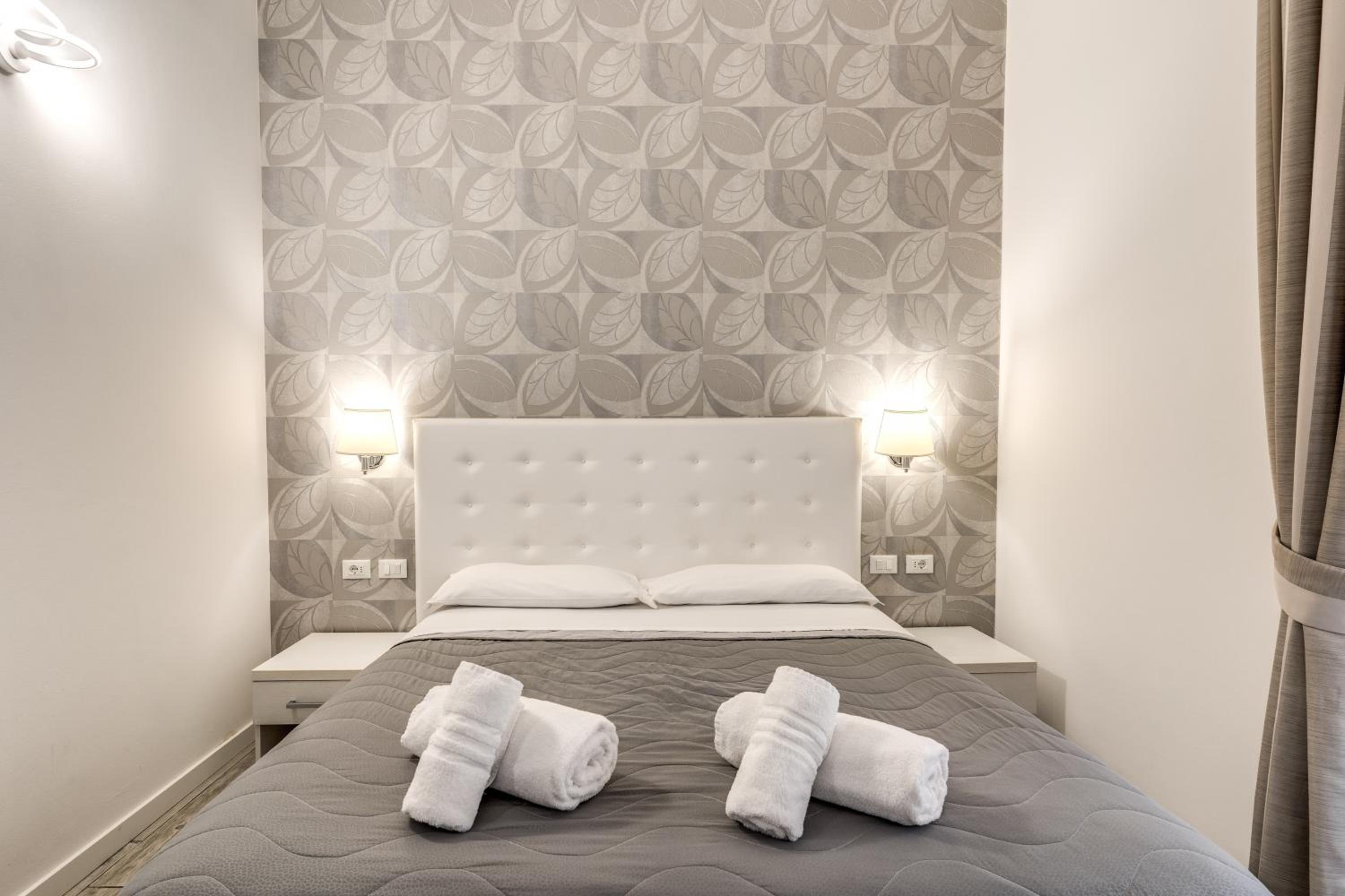 Deluxe Double or Twin Room photo 2