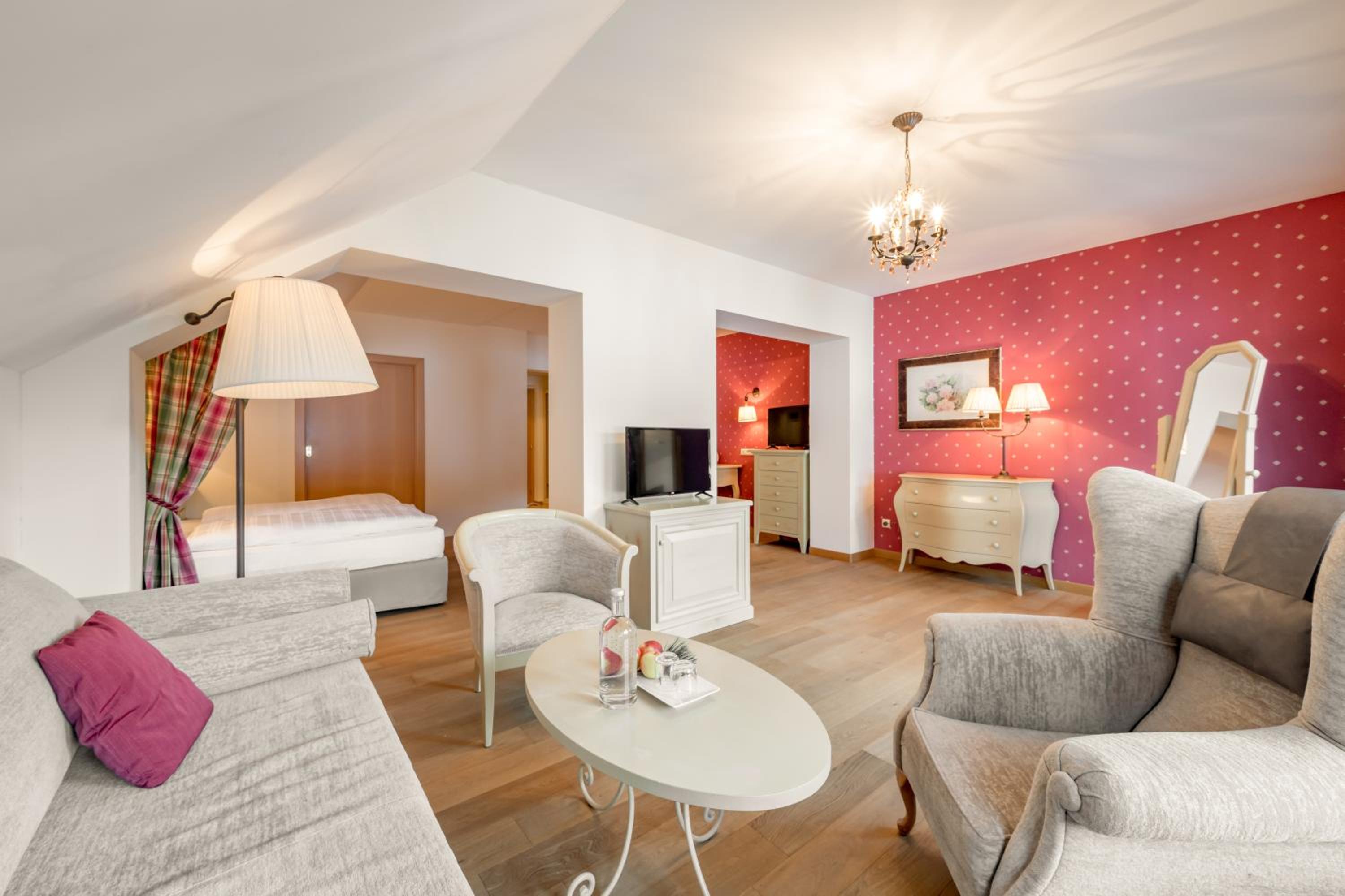 Suite with Balcony - Photo 5