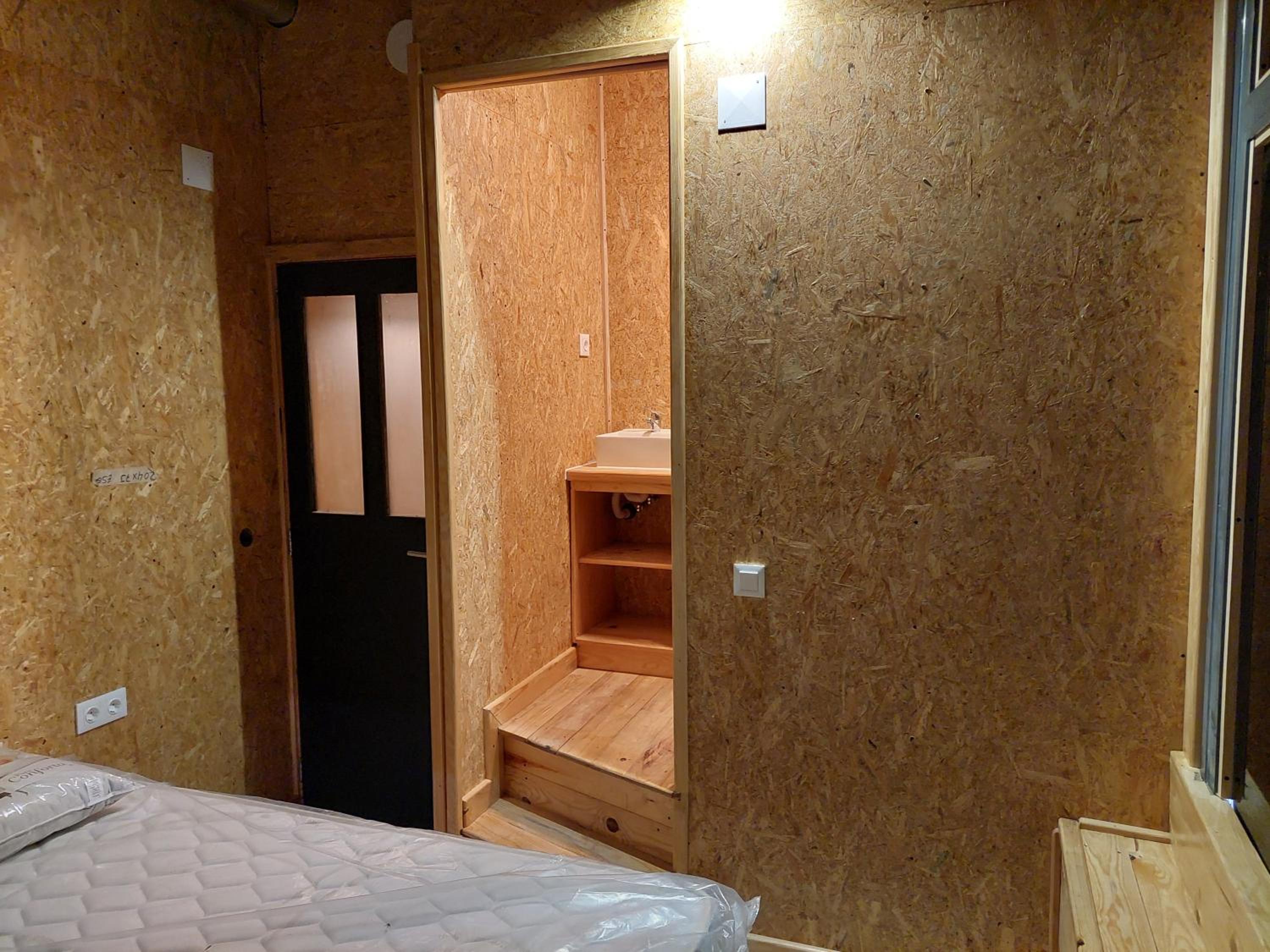 Double Room With Private Bathroom photo 2