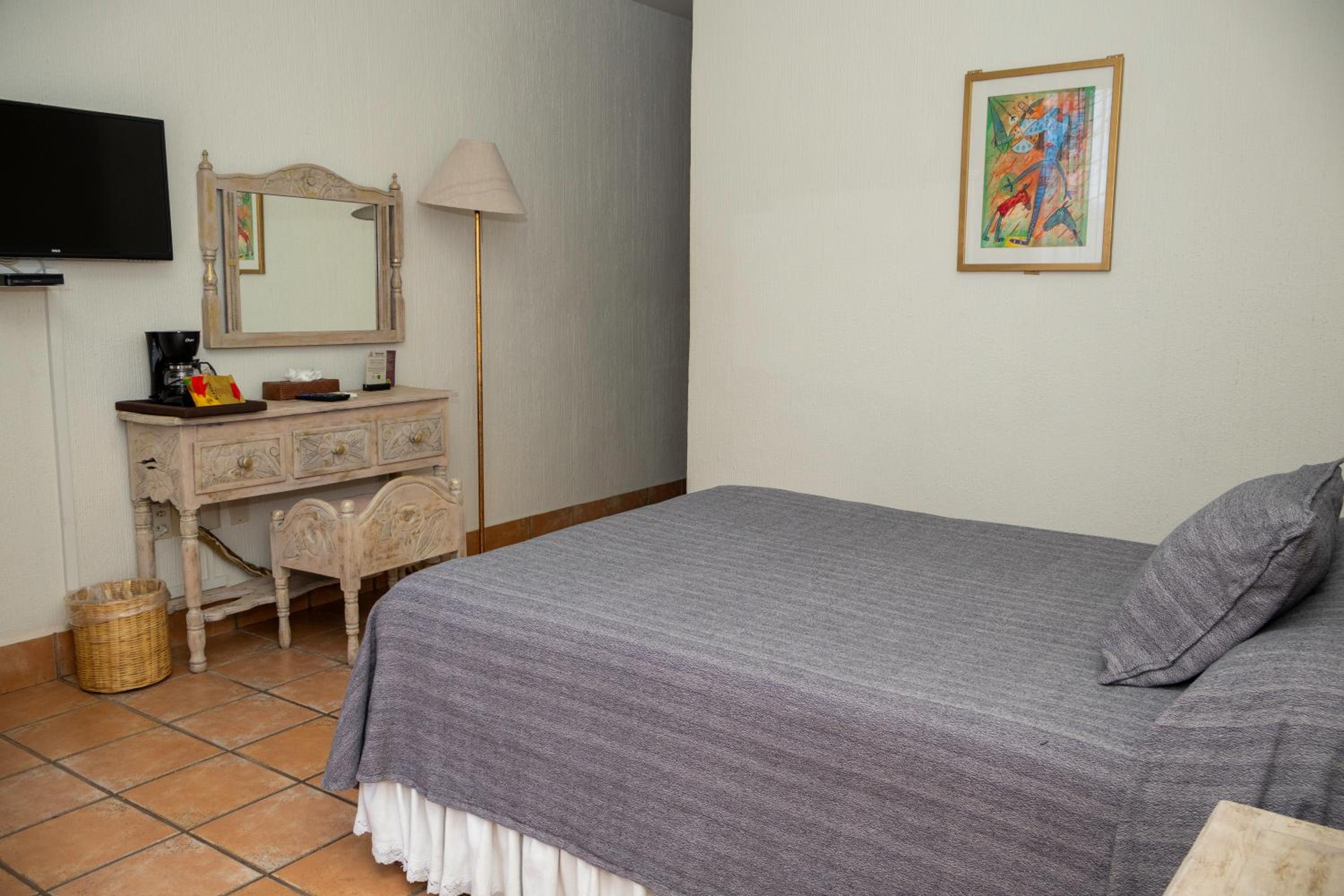 Standard Room with View - Photo 4