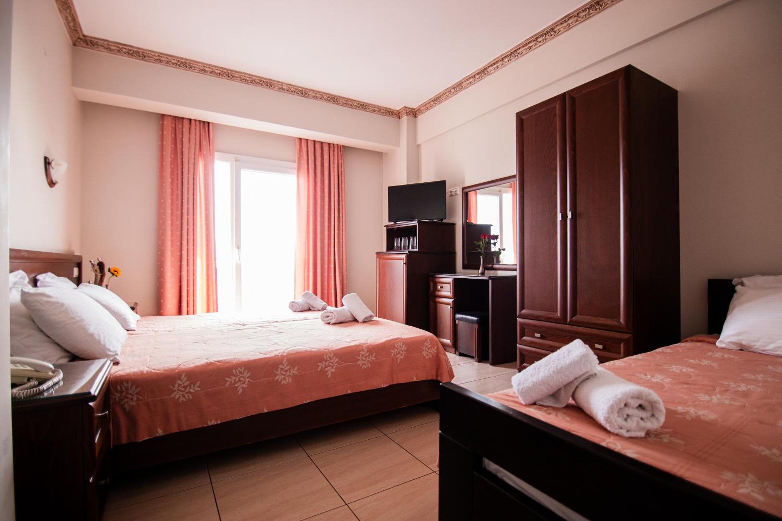 Triple Room with City View