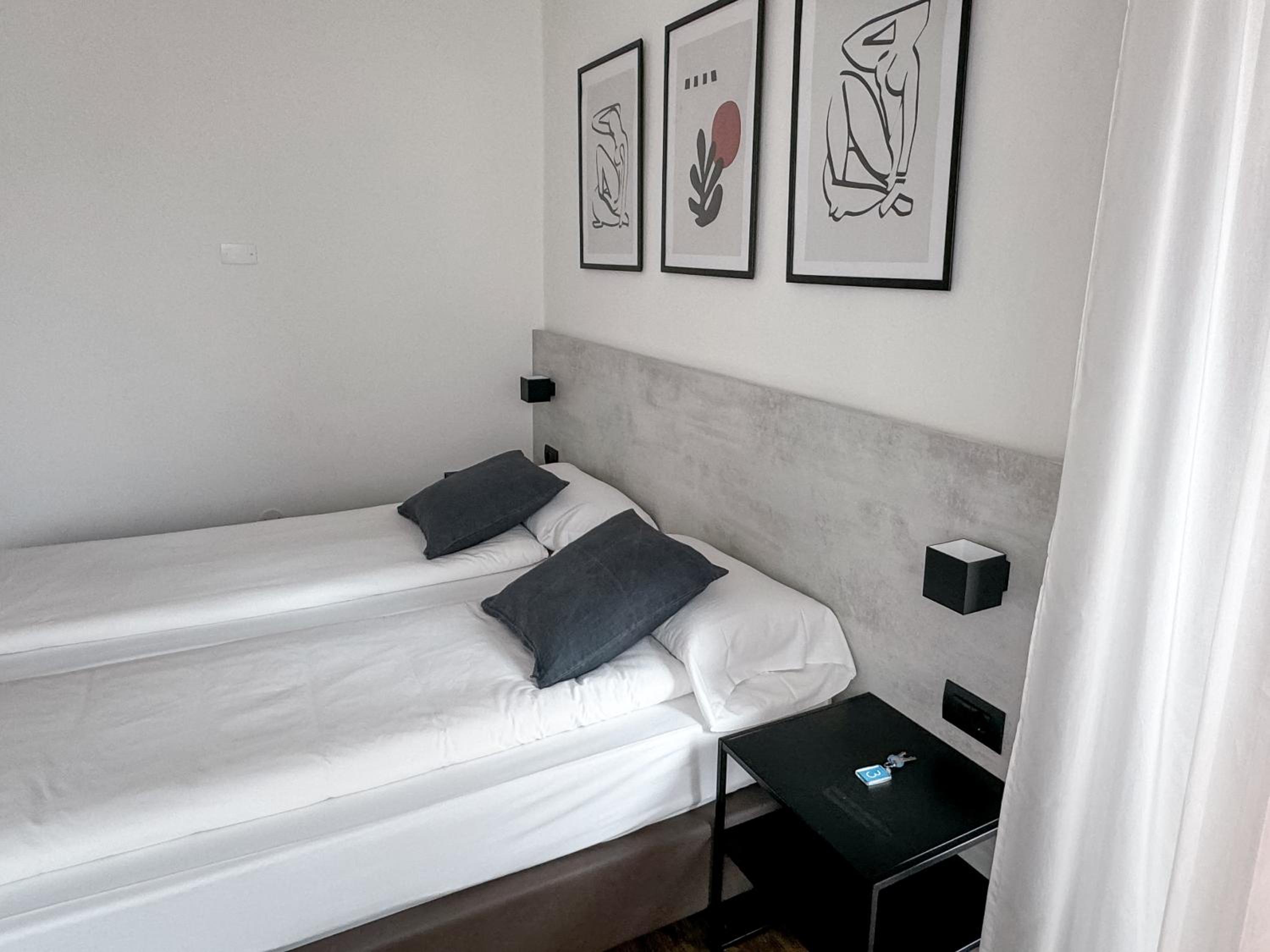 Double or Twin Room with Balcony photo 2
