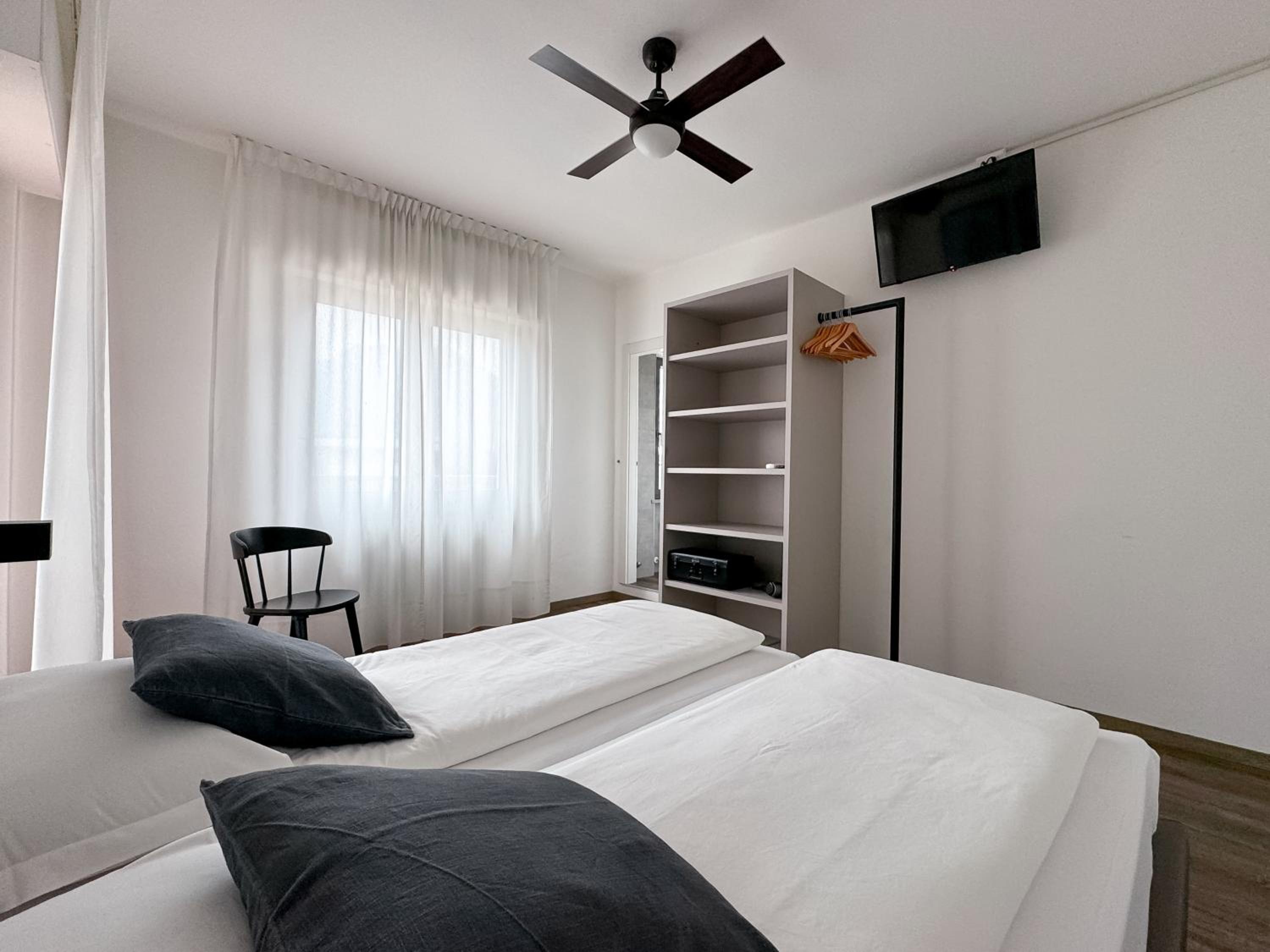 Double or Twin Room with Balcony photo 3