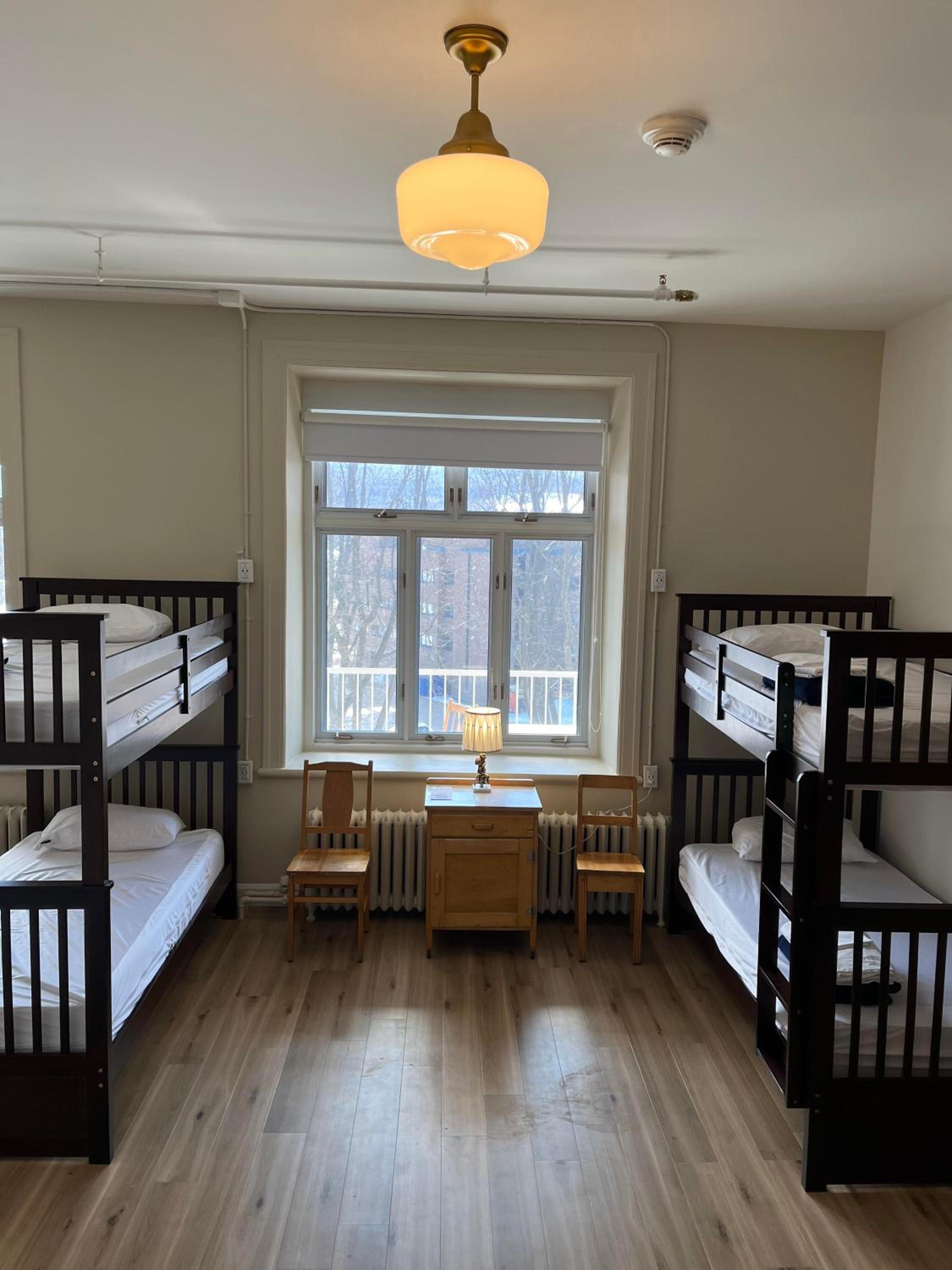 Bed in 8-Bed Mixed Dormitory Room