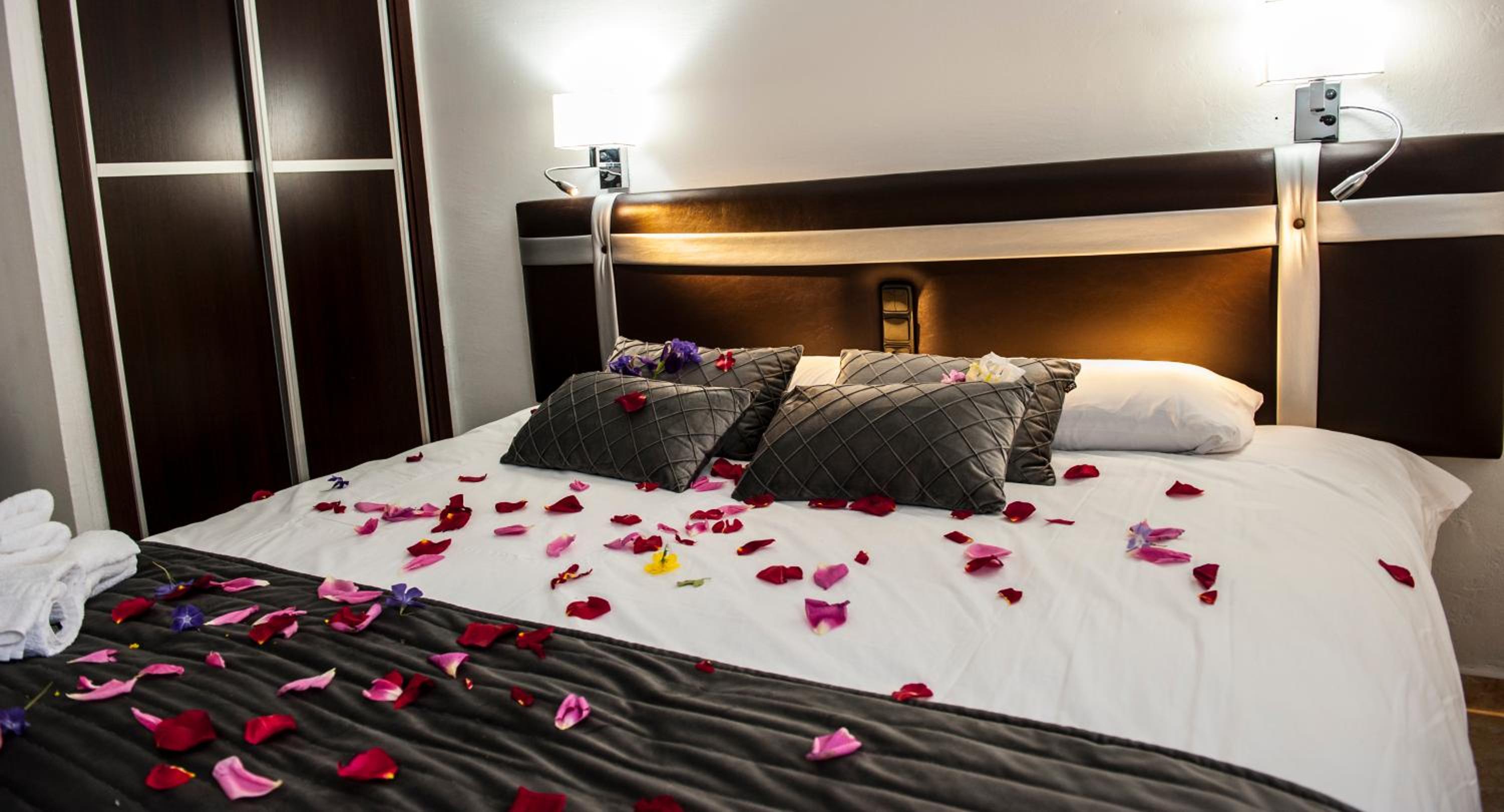 Double Room - Photo 6