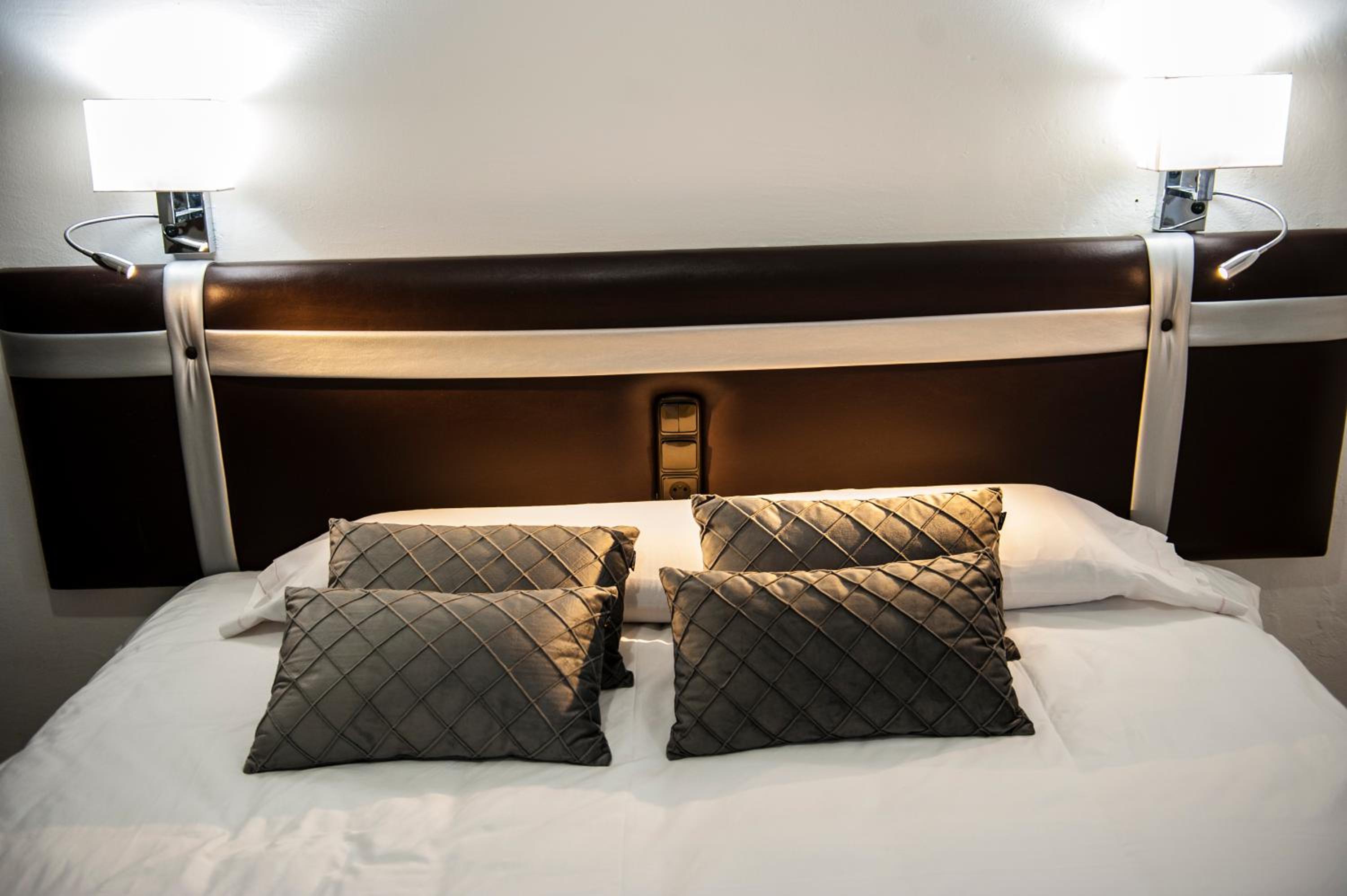 Double Room - Photo 2