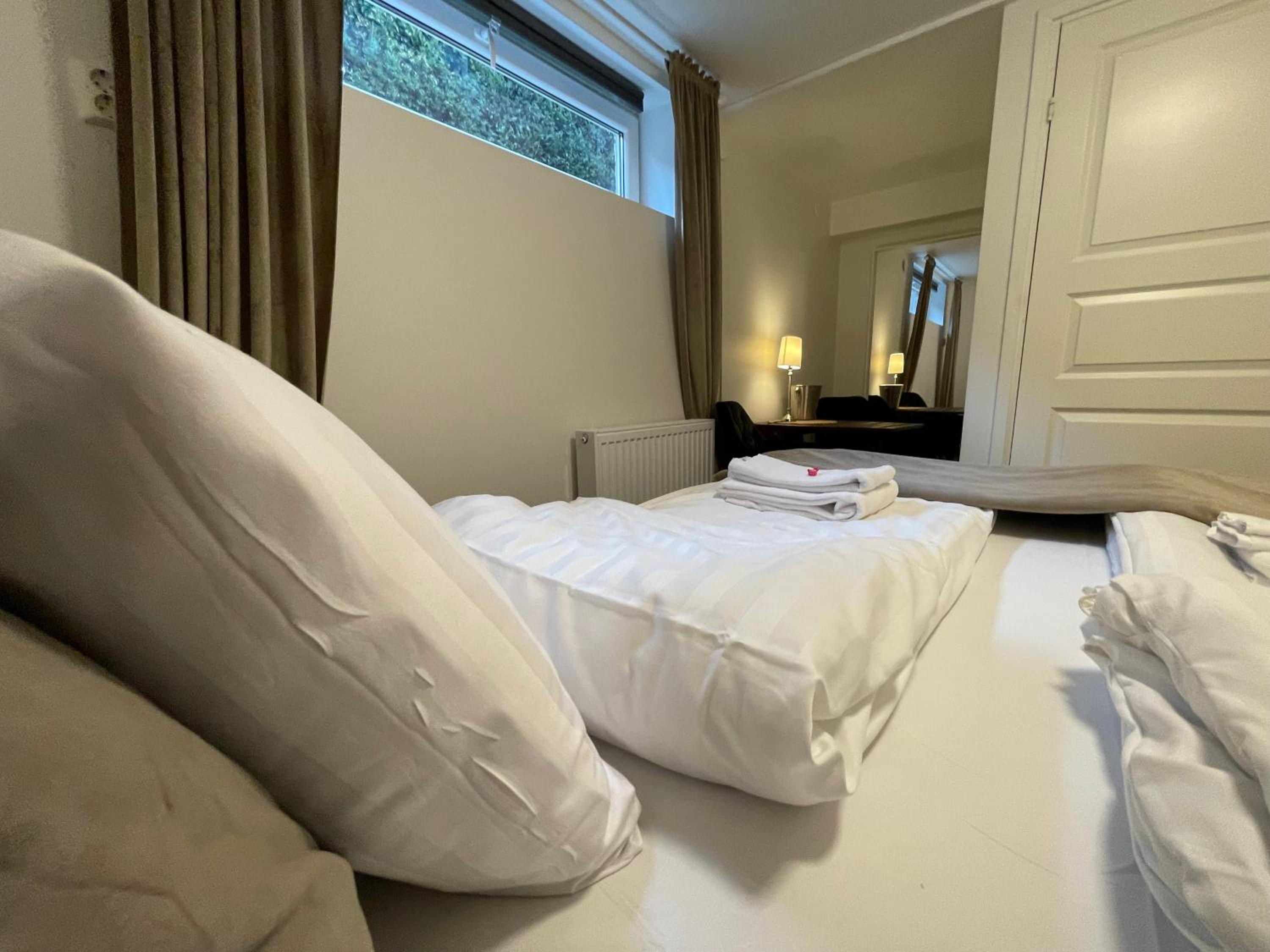 Double Room - Photo 3