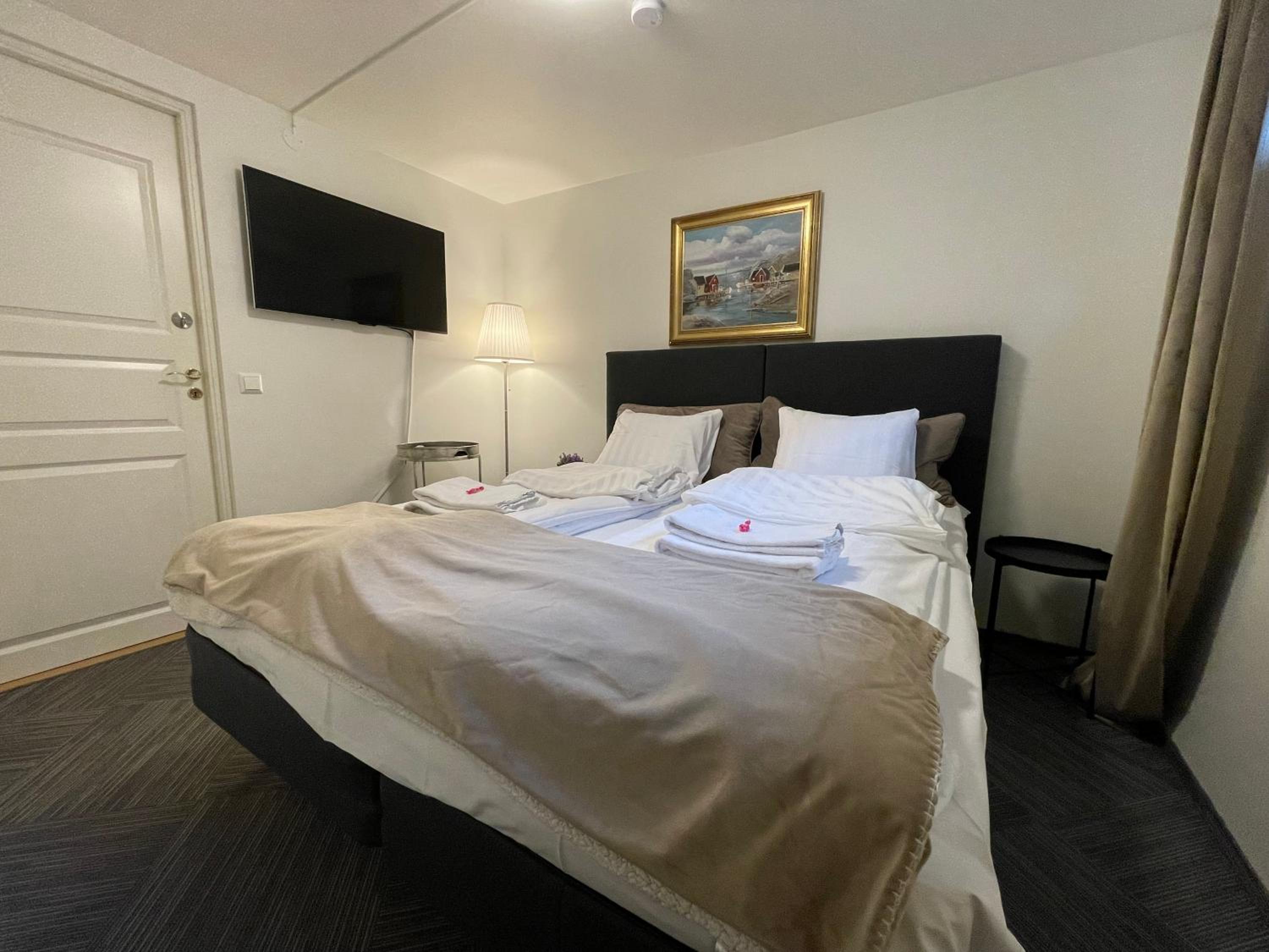 Double Room - Photo 2
