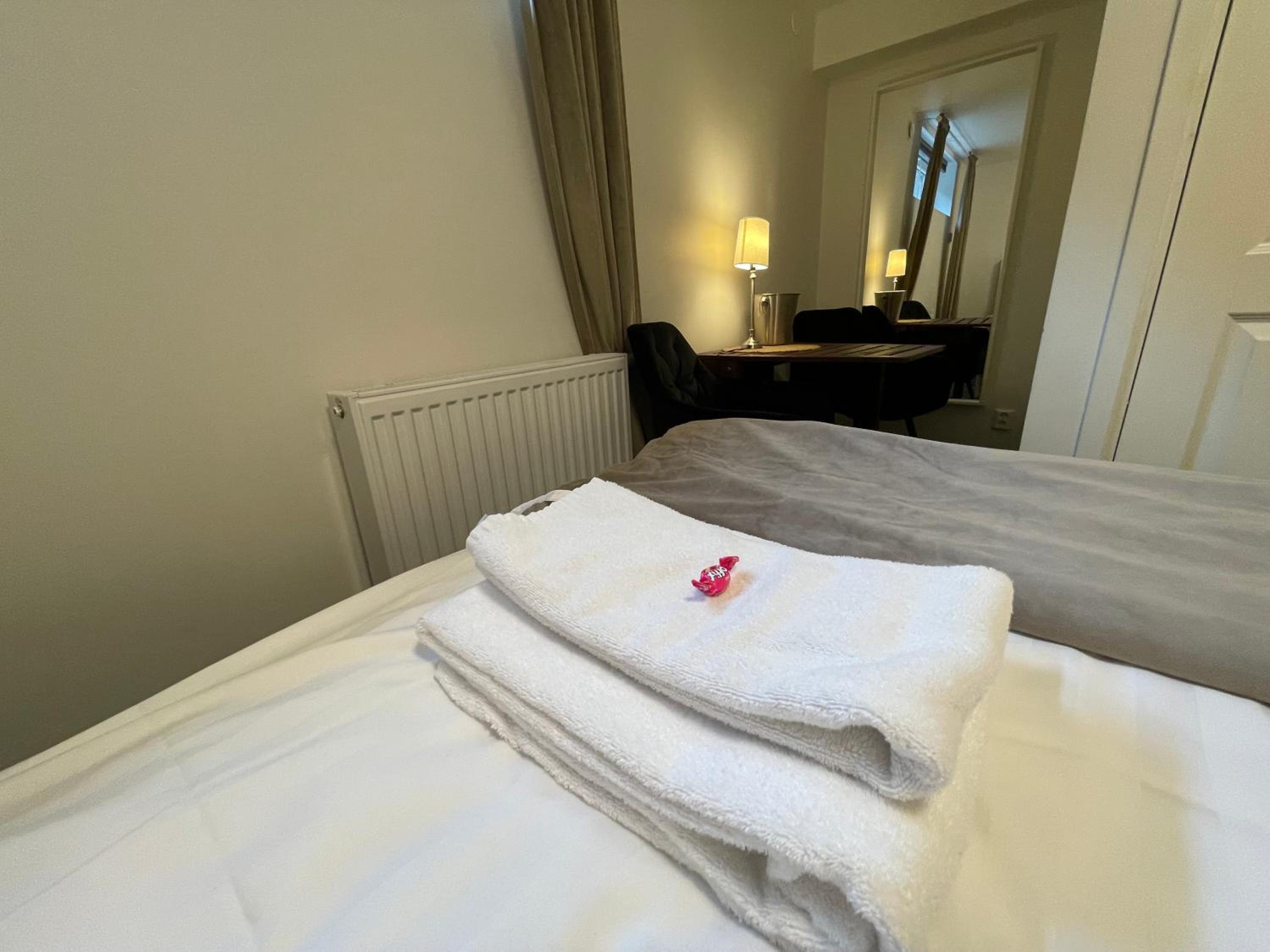 Double Room - Photo 6