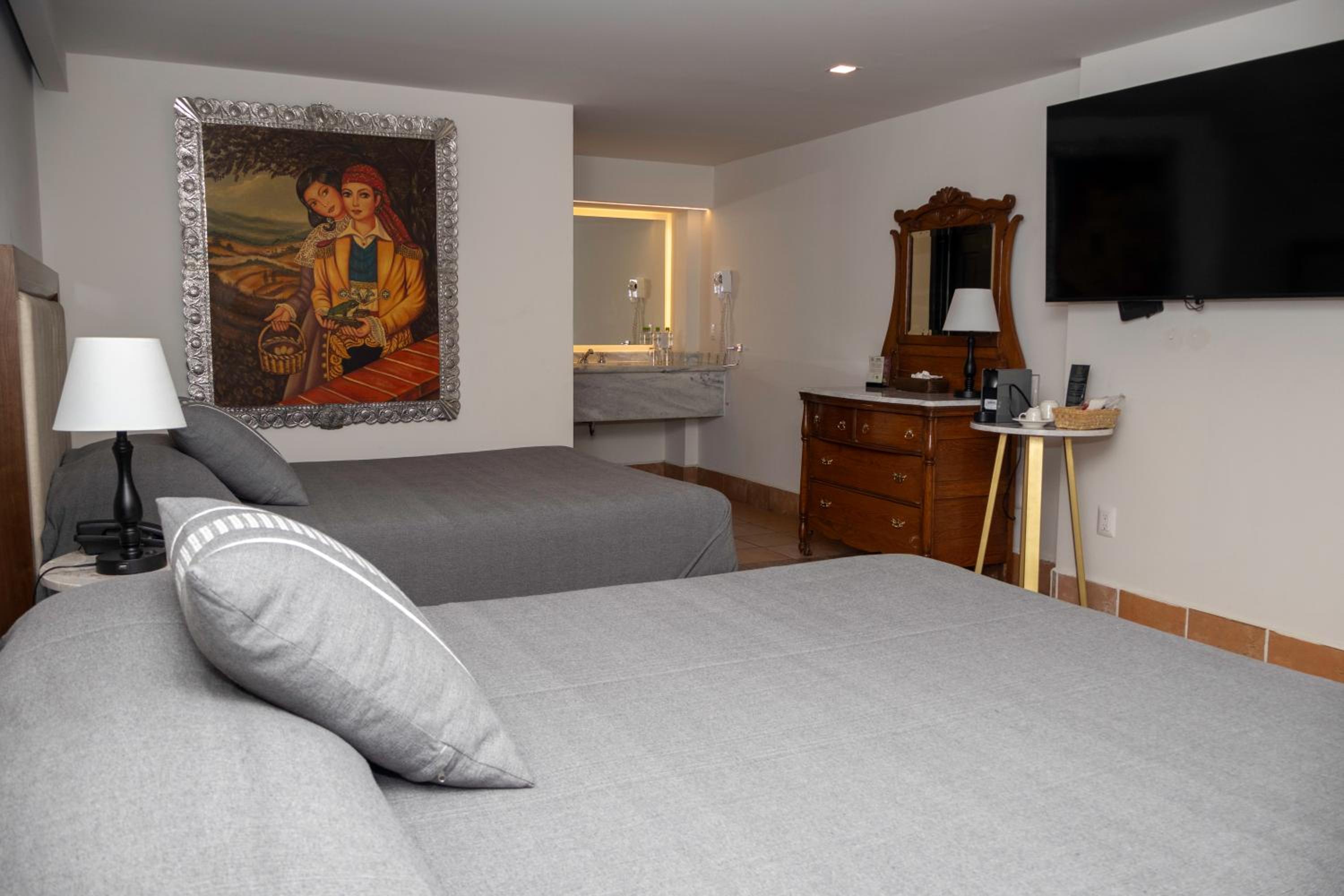 Suite - Photo 6