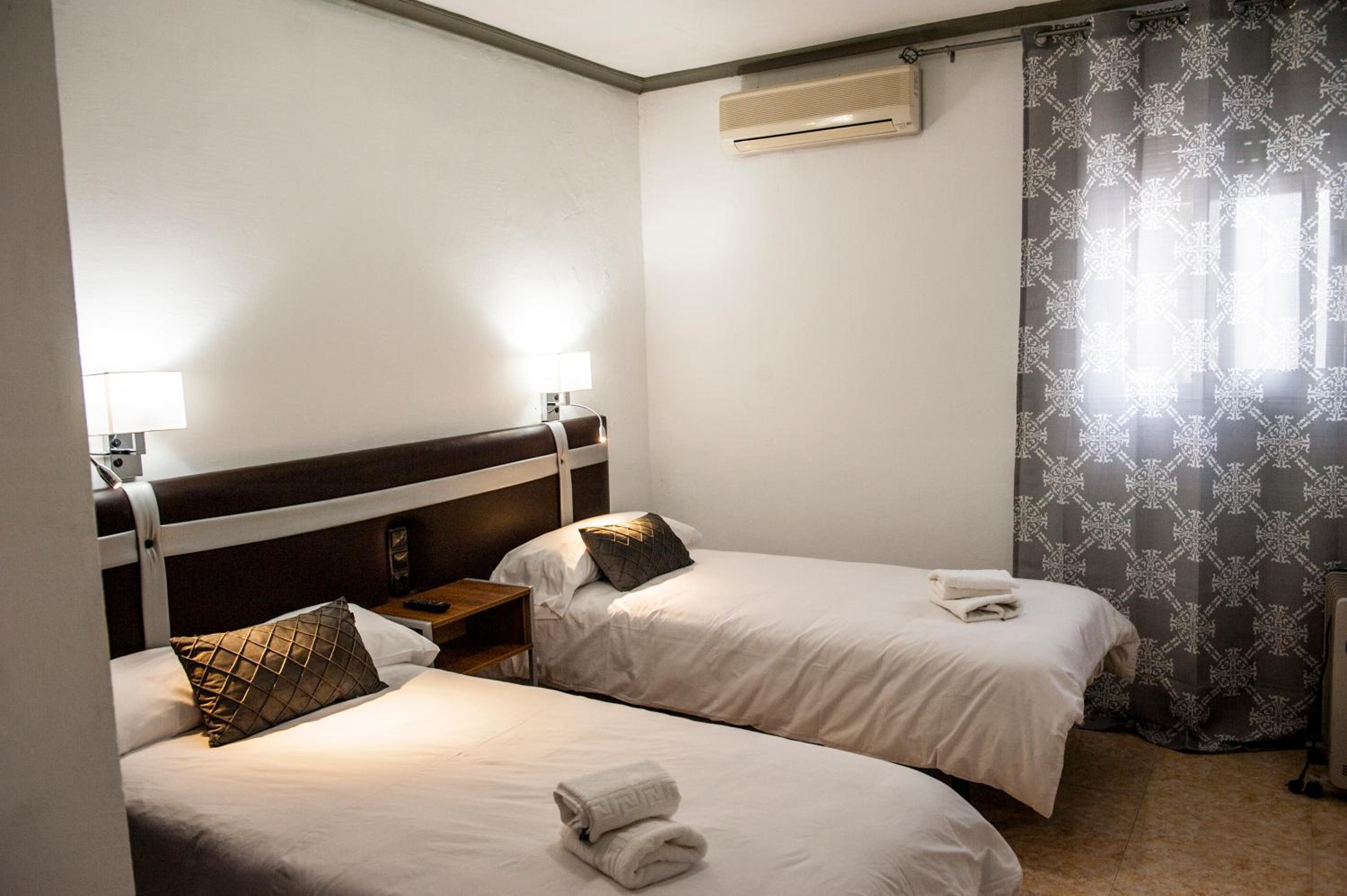 Double or Twin Room - Photo 1