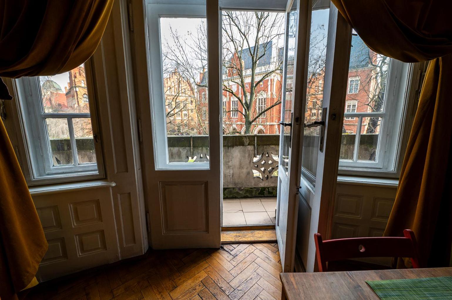 Family Room with Balcony - Photo 4