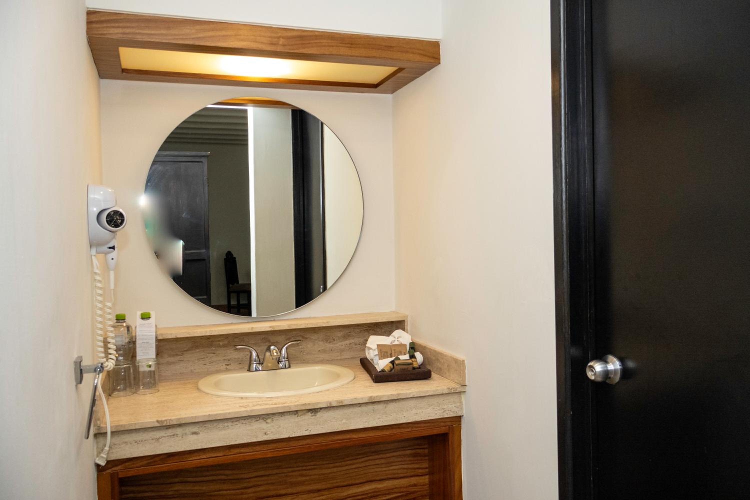 Junior Suite With Two Double Beds - Photo 2