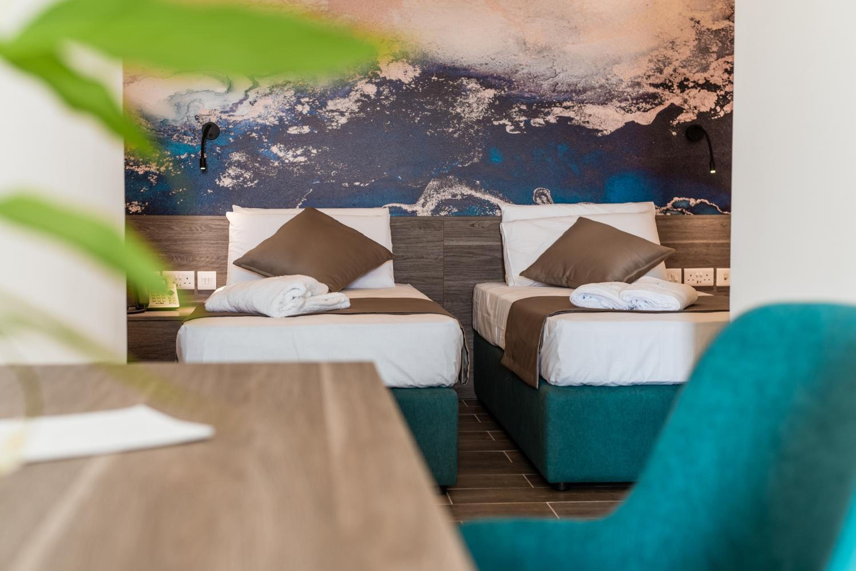 Double or Twin Room with Sea View