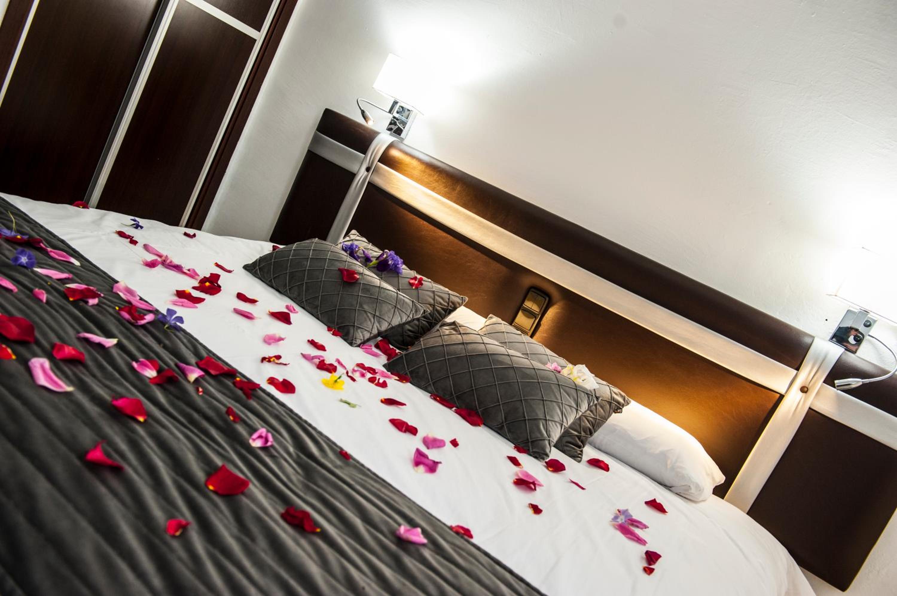 Double Room - Photo 5