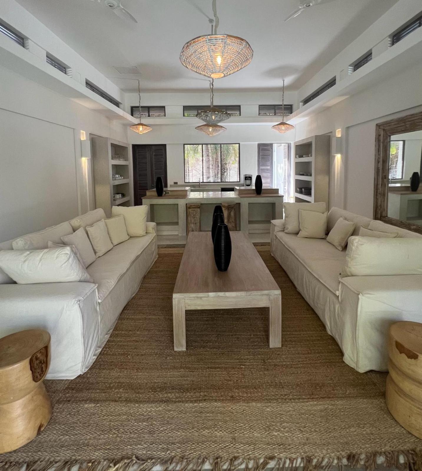 Villa photo 1